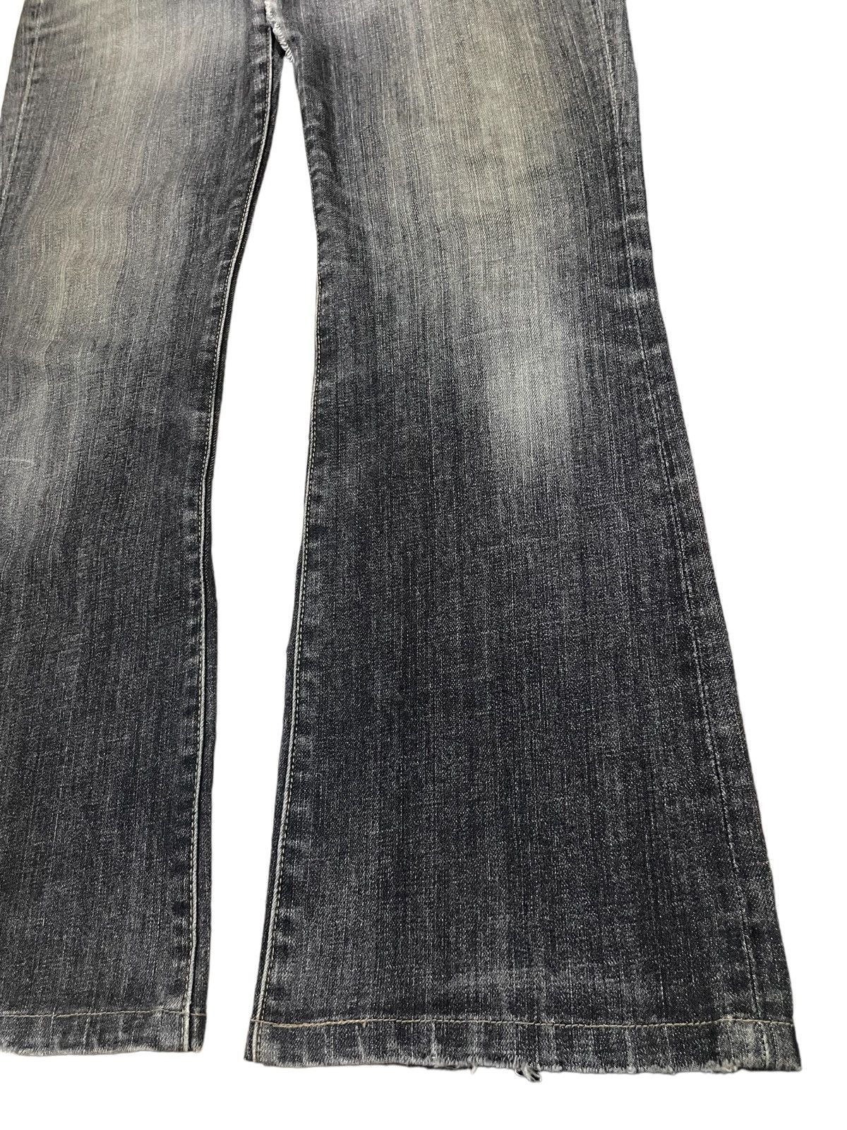 Jun Takahashi Vintage Y2K Japanese Denim Grey Wash Ripped Bootcut Jeans Size US 29 - 5 Thumbnail