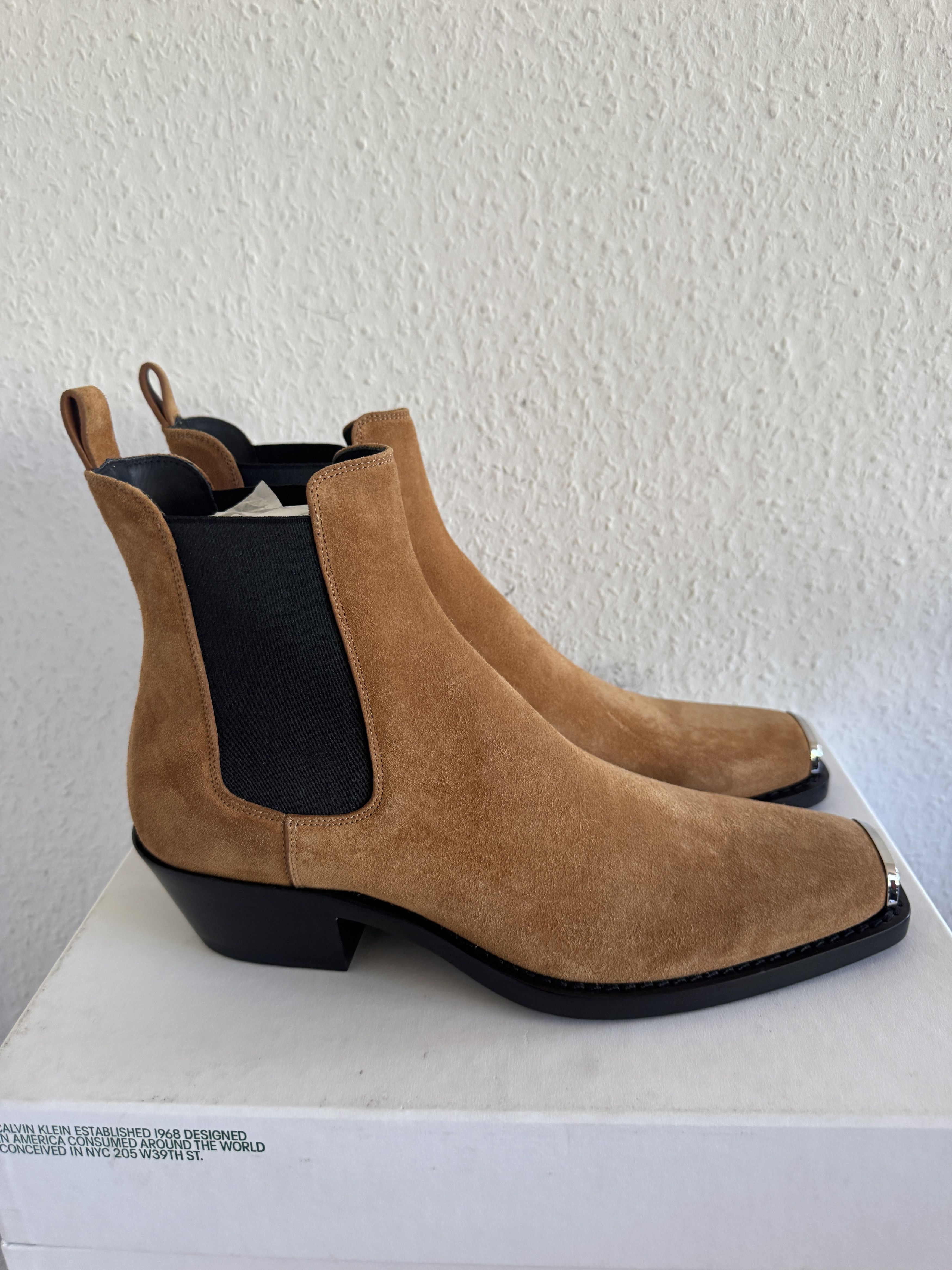 Calvin Klein 205W39NYC Walnut Suede Chelsea Boot Size US 11 / EU 44 - 6 Thumbnail