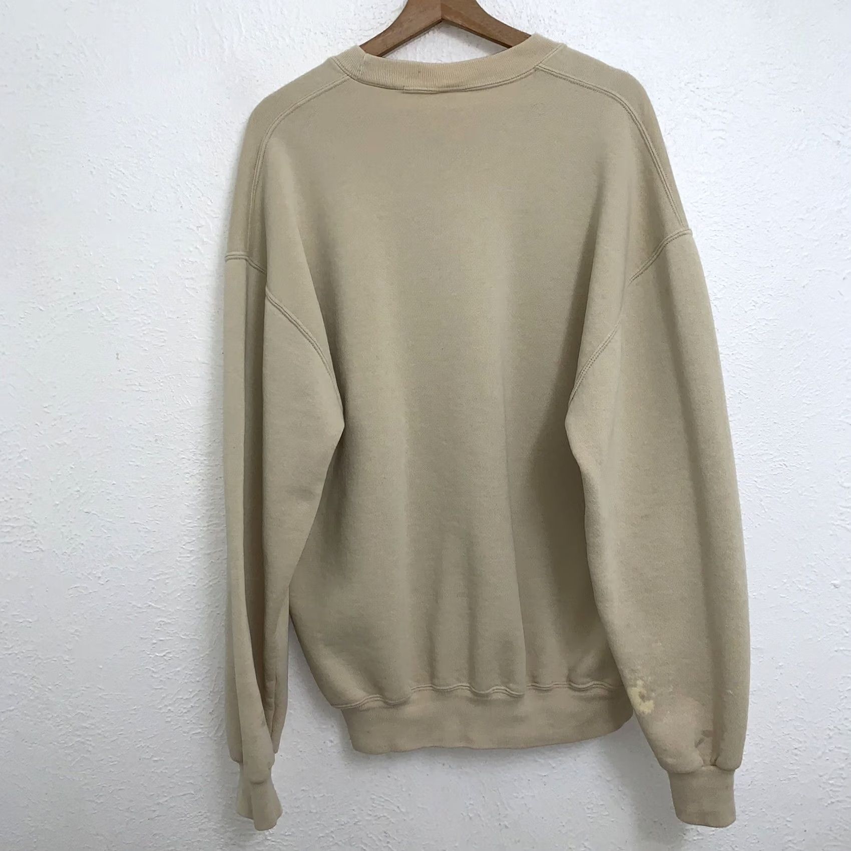 Russell Athletic VINTAGE Russell Athletic Sweatshirt Cream Hoodie 90s USA Distressed Pullover XLT Mens Regular Crew Neck Long Sleeve Fleece Size US XL / EU 56 / 4 - 2 Thumbnail