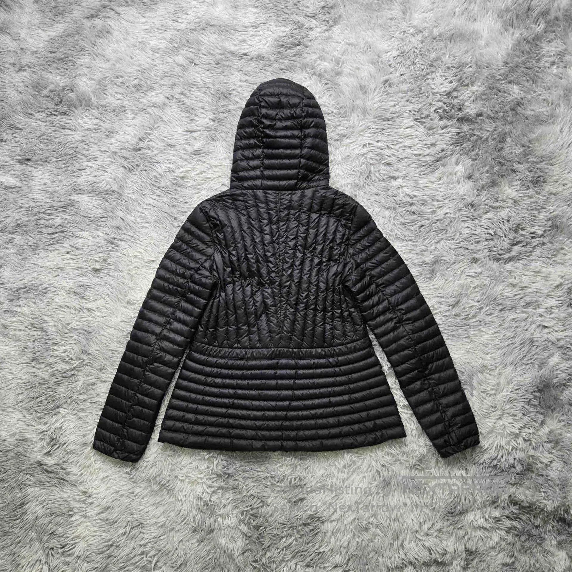 Moncler moncler lightweight down jacket with zip closure. Size US M / EU 48-50 / 2 - 2 Thumbnail