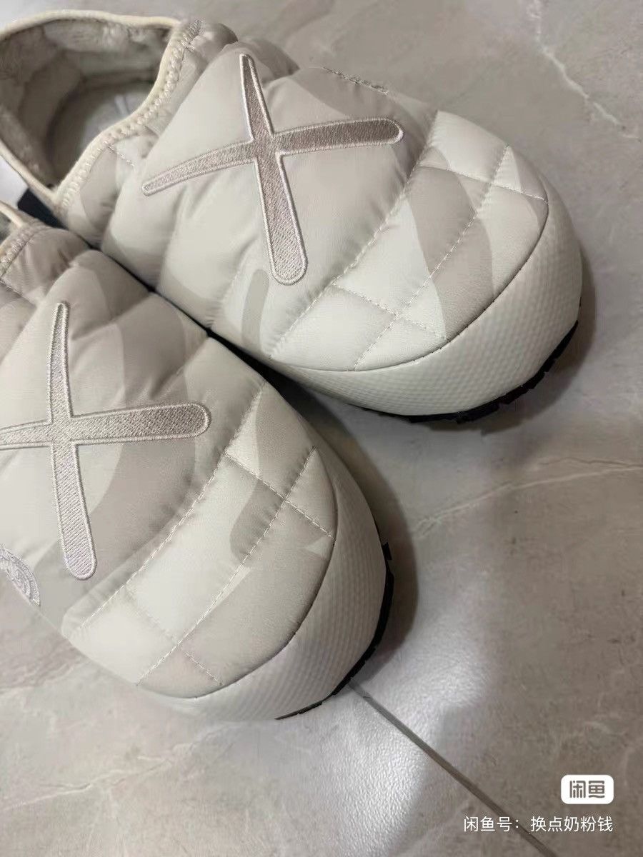 Kaws × The North Face KAWS x THE NORTH FACE Thermoball Traction shoes sneaker s Size US 9 / EU 42 - 4 Thumbnail
