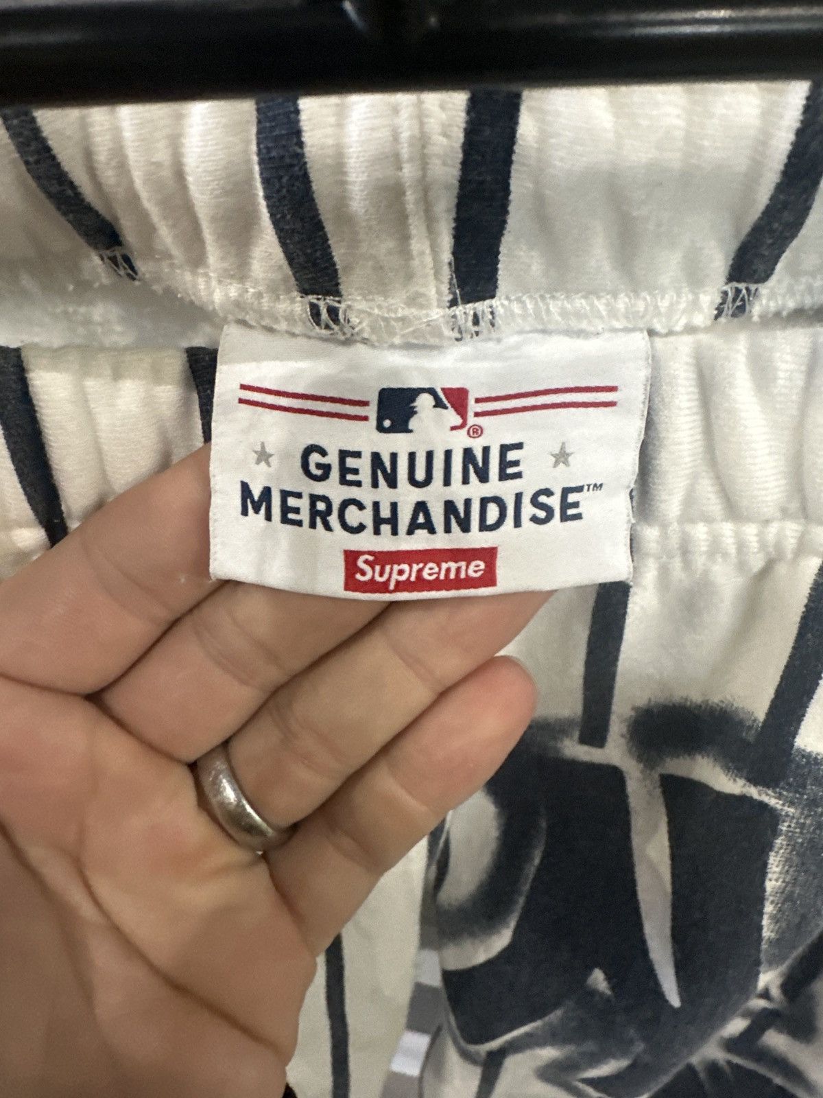 MLB × Supreme SUPREME YANKEES SWEATPANTS Size US 27 - 7 Thumbnail