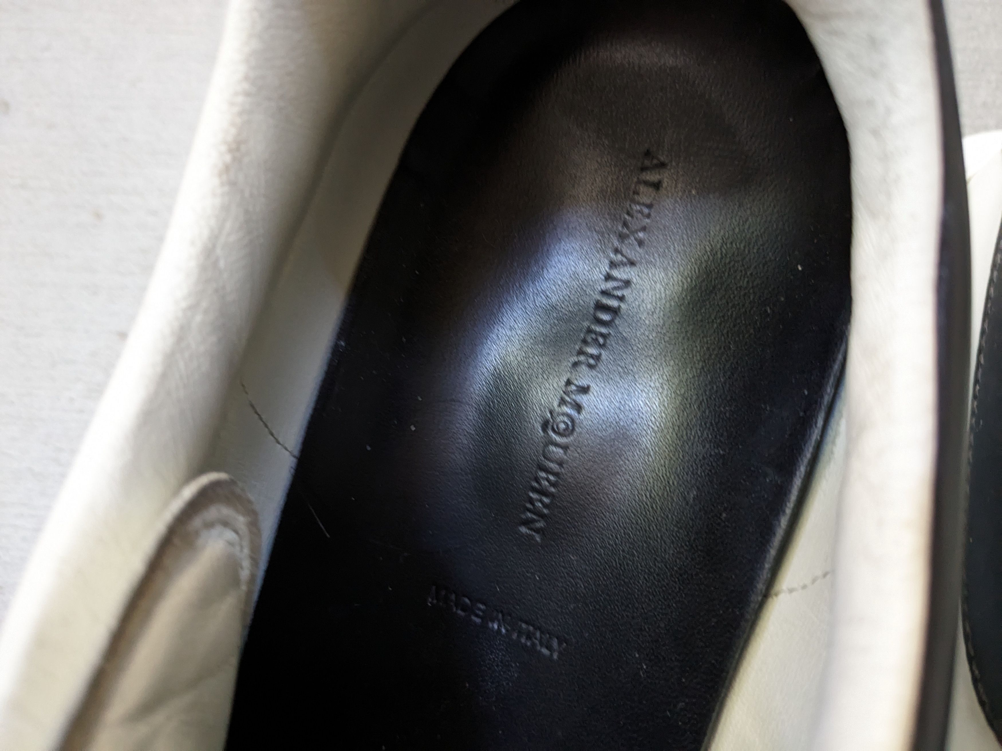Alexander McQueen Alexander McQueen Larry Oversized Sneakers 9 42 White Black Size US 9 / EU 42 - 7 Thumbnail