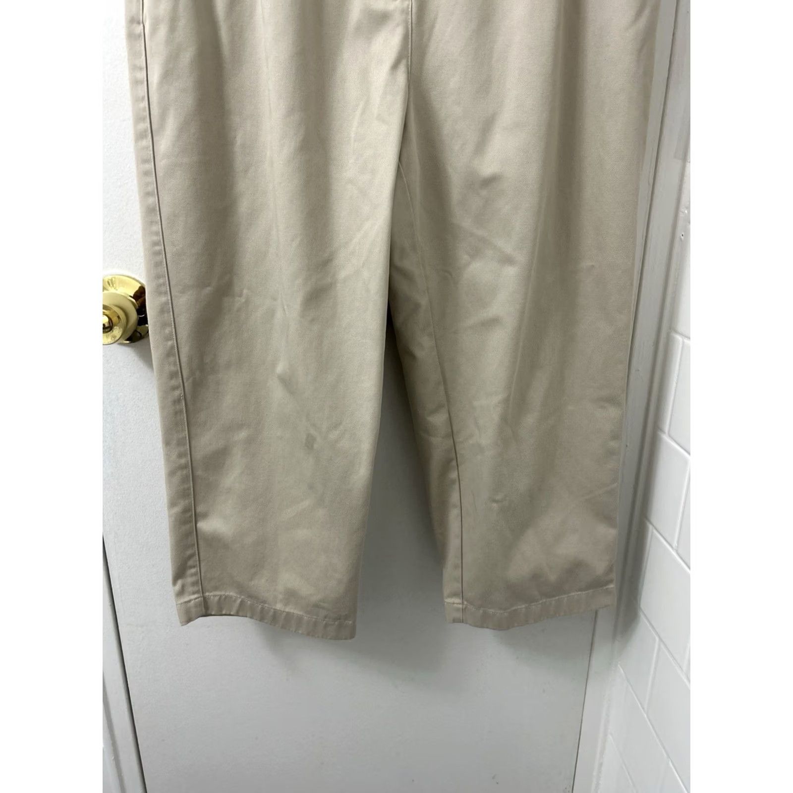 Vintage LL Bean Cropped Pants Womens 32x21 Beige Twill Zip Button Pockets Lightweight Easy Care Casual Workwear Rounded Inseam 21in Regular Mens? Size 24" / US 00 / IT 34 - 3 Thumbnail