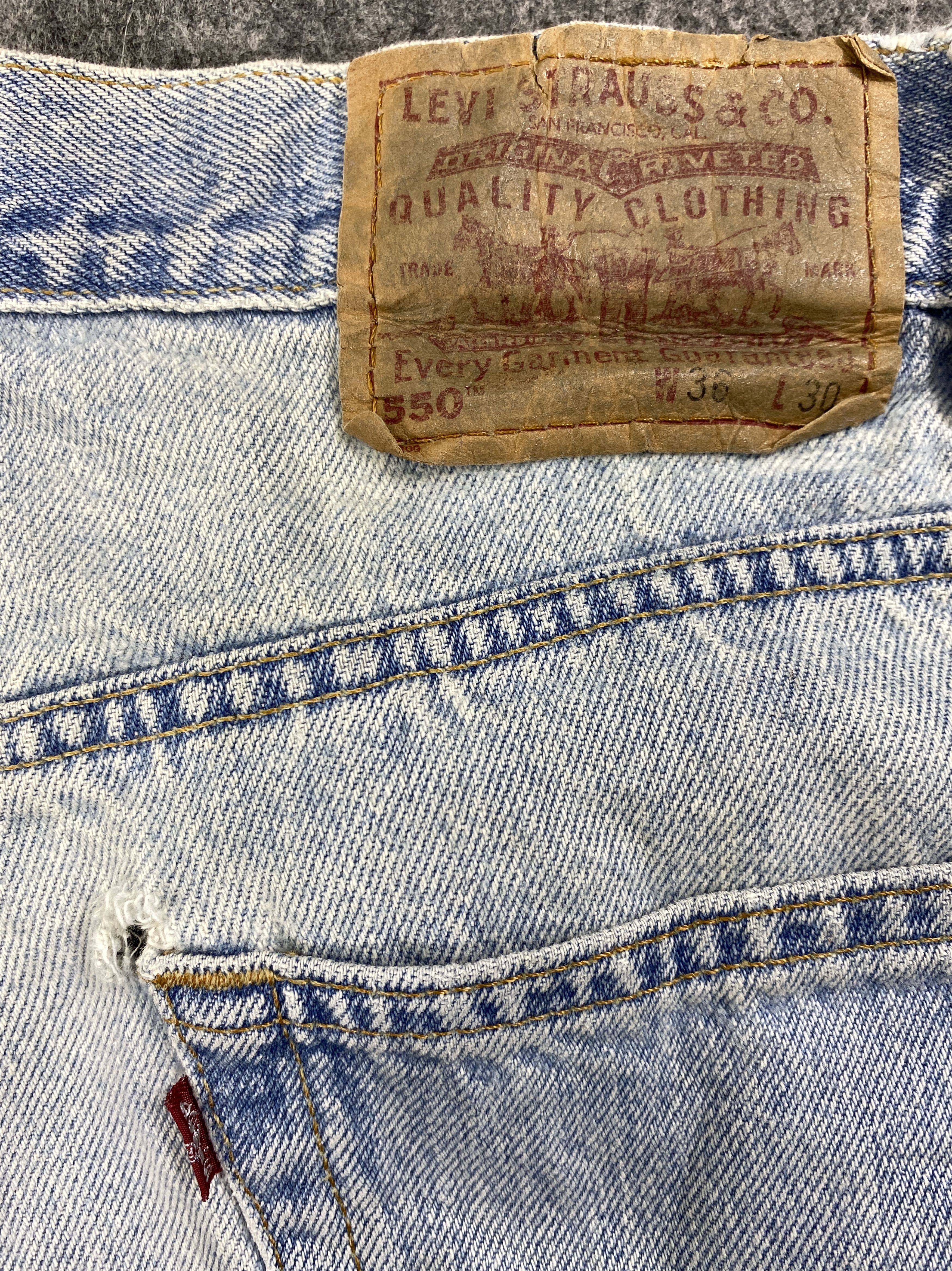 Levi's Light Blue Wash Vintage Levi's 550 35x29.5 Denim -SJ094 Size US 35 - 10 Thumbnail