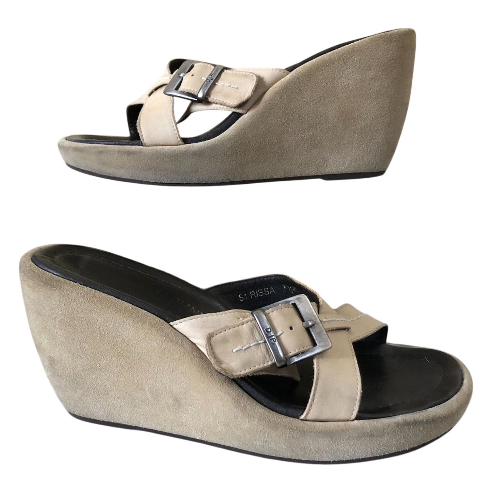 Donald Pliner Donald Pliner Beige Suede 3.5" Wedge 3/4" Platform Shoe Size US 7.5 / IT 37.5 - 1 Thumbnail