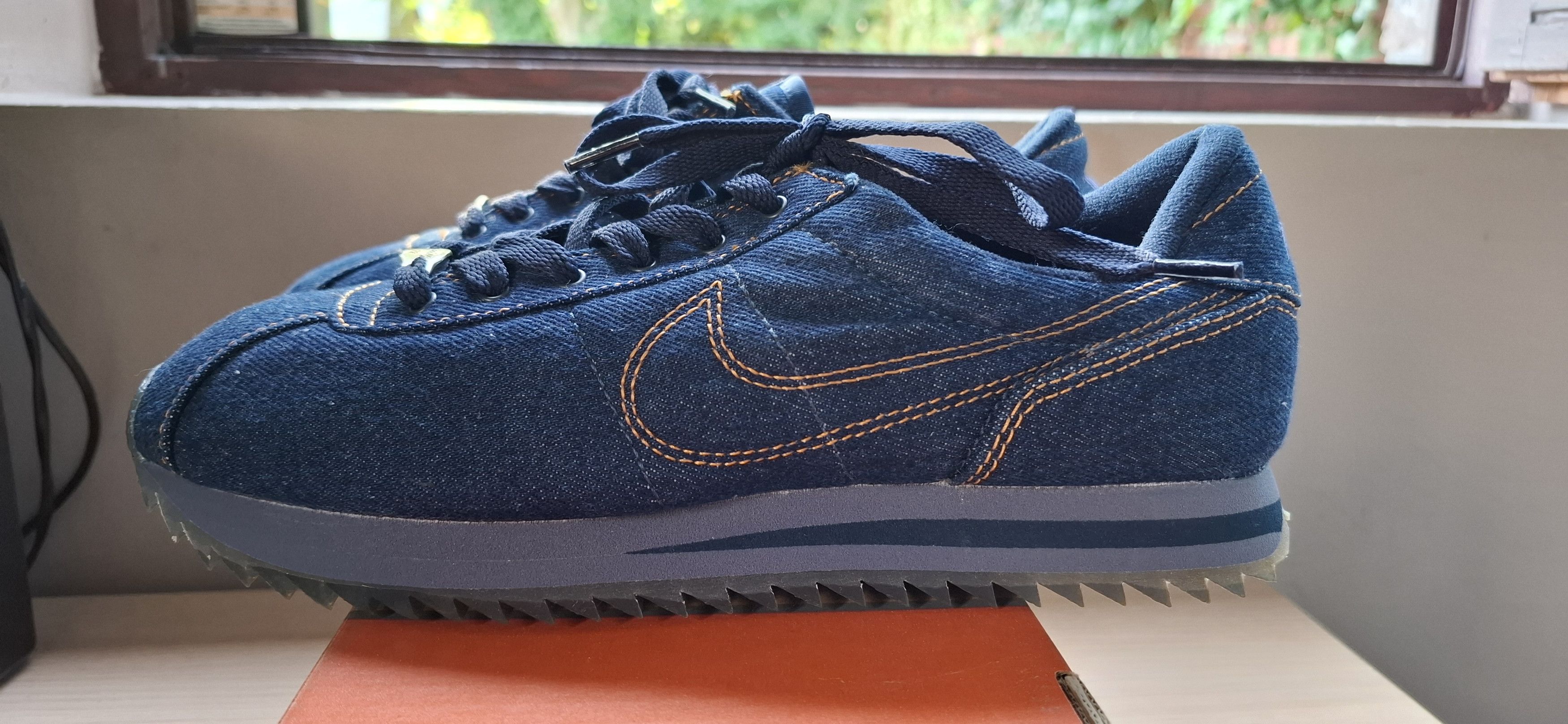 Nike Vintage Nike Cortex Deluxe Size US 9.5 / IT 39.5 - 1 Thumbnail