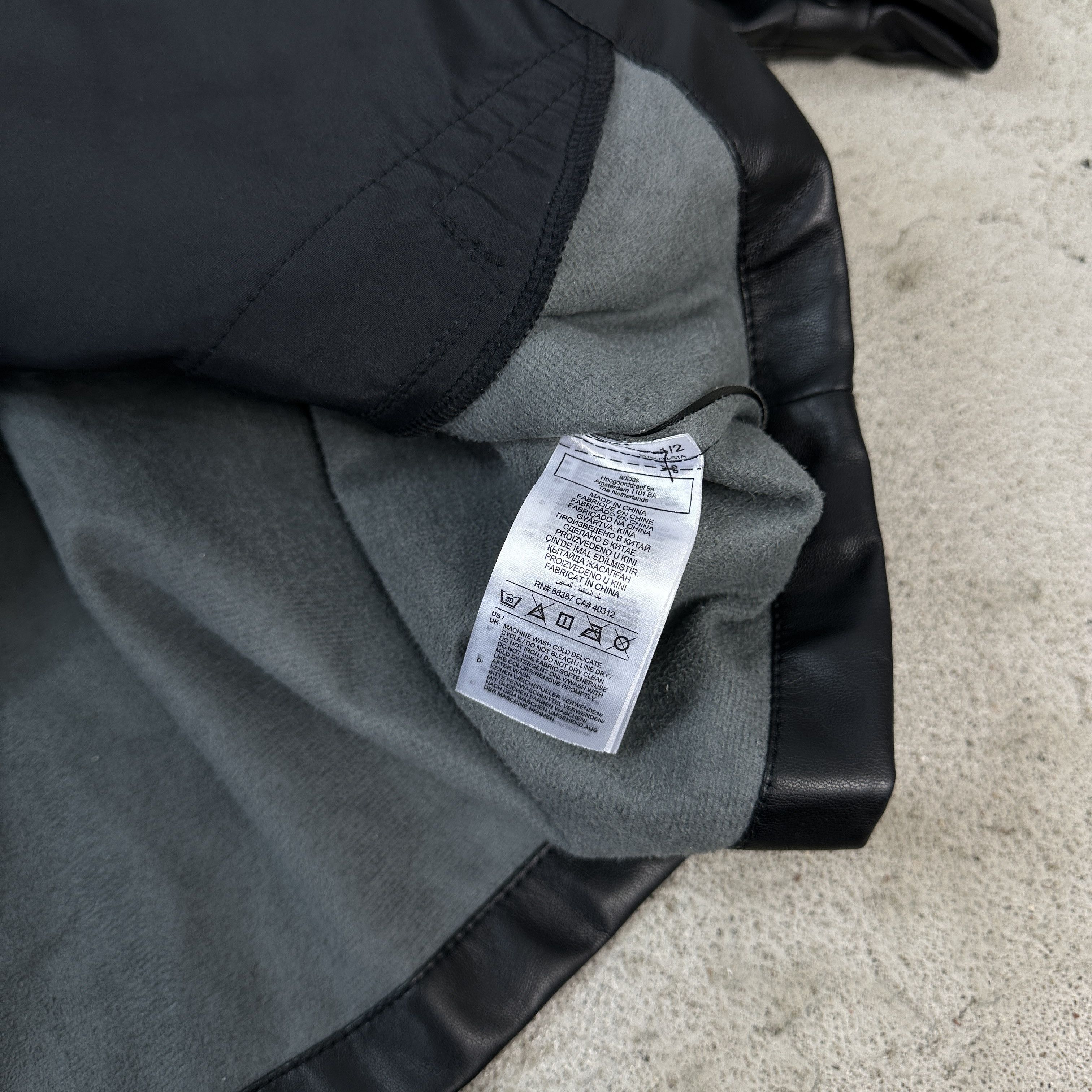 Adidas × Vintage Vintage Biker Y2K Grunge Oversize Adidas Faux Leather Jacket Size US XXL / EU 58 / 5 - 5 Thumbnail