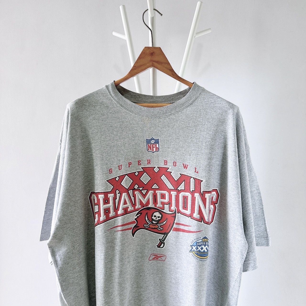 Vintage Vintage Tampa Bay Buccaneers NFL t-shirt/ L Size US L / EU 52-54 / 3 - 3 Thumbnail