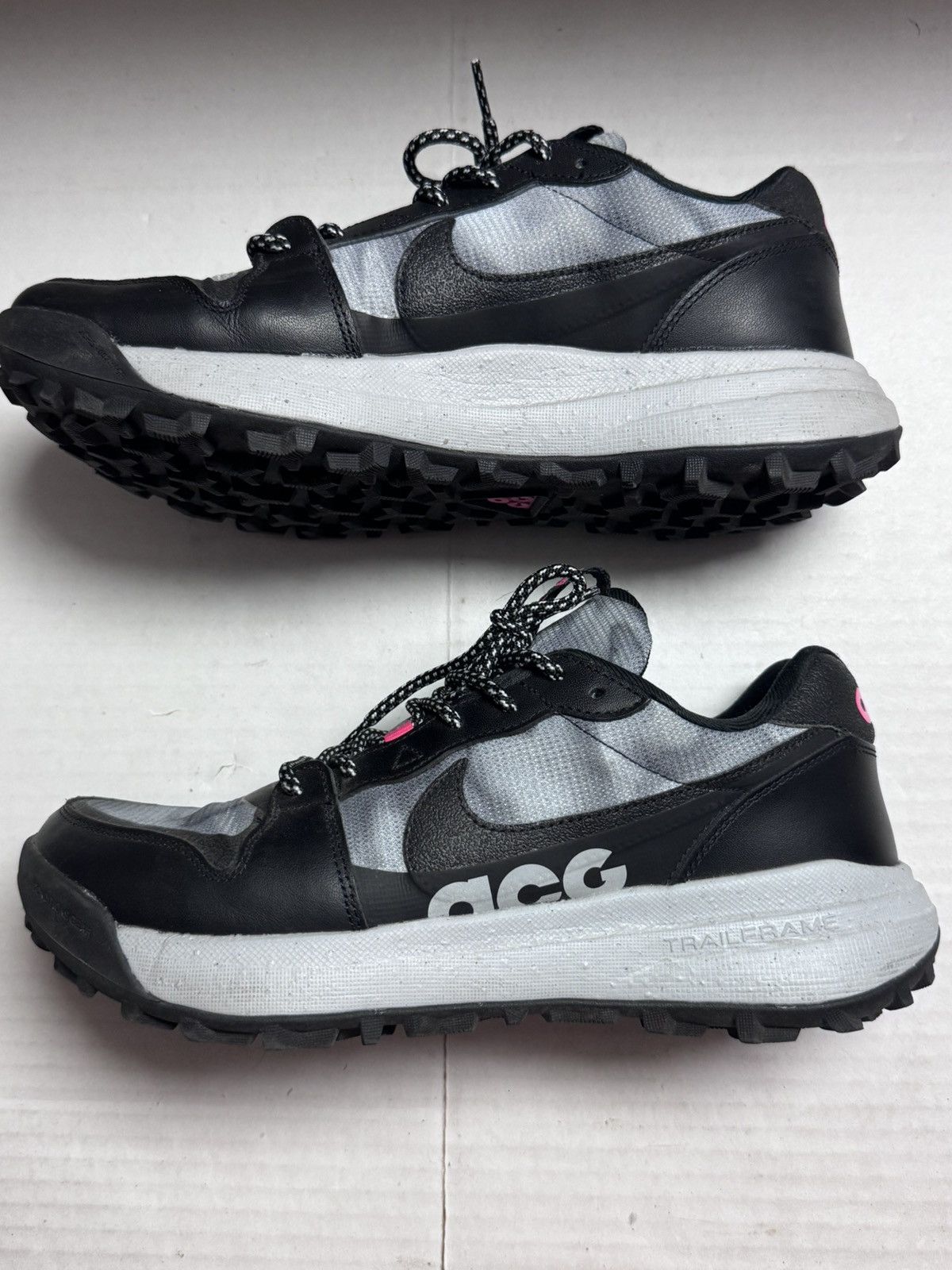 Nike ACG Nike ACG Lowcate SE Black/Hyper Pink/Wolf Gray Sneakers Size US 8.5 / EU 41-42 - 1 Thumbnail