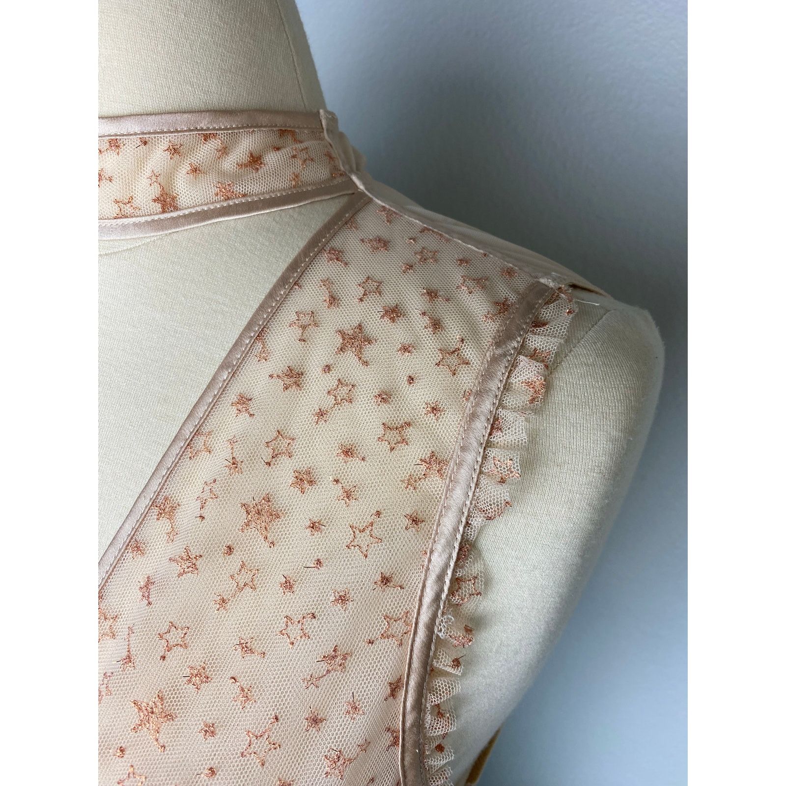 Victoria's Secret Victoria's Secret Bra/Top, Size Med, B&C cup, Rose Gold star Size ONE SIZE - 4 Thumbnail
