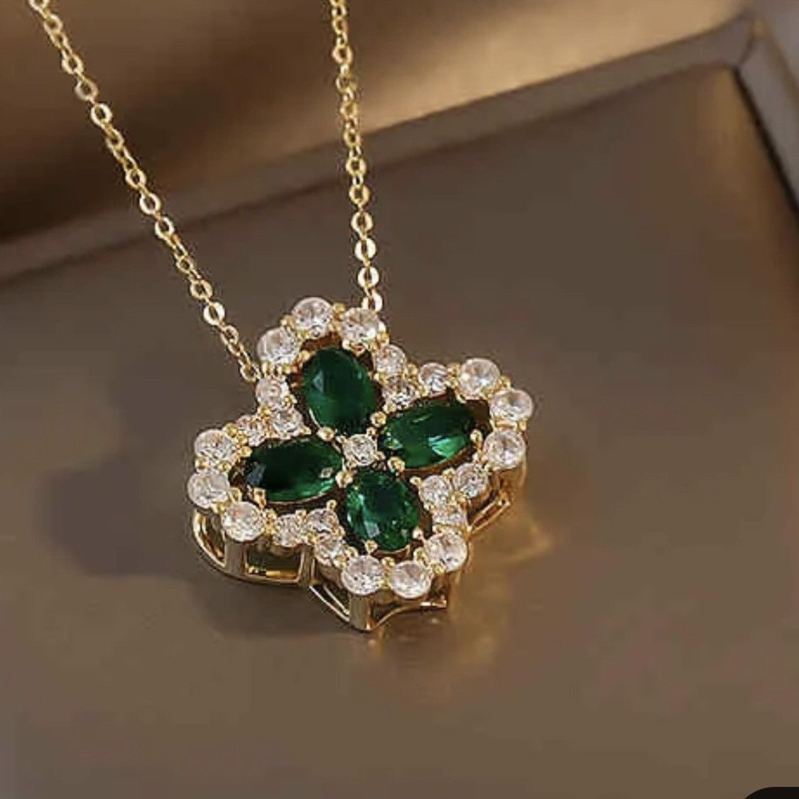 Other Gold plated Emeralds and Crystals clover pendant necklace Size ONE SIZE - 3 Thumbnail