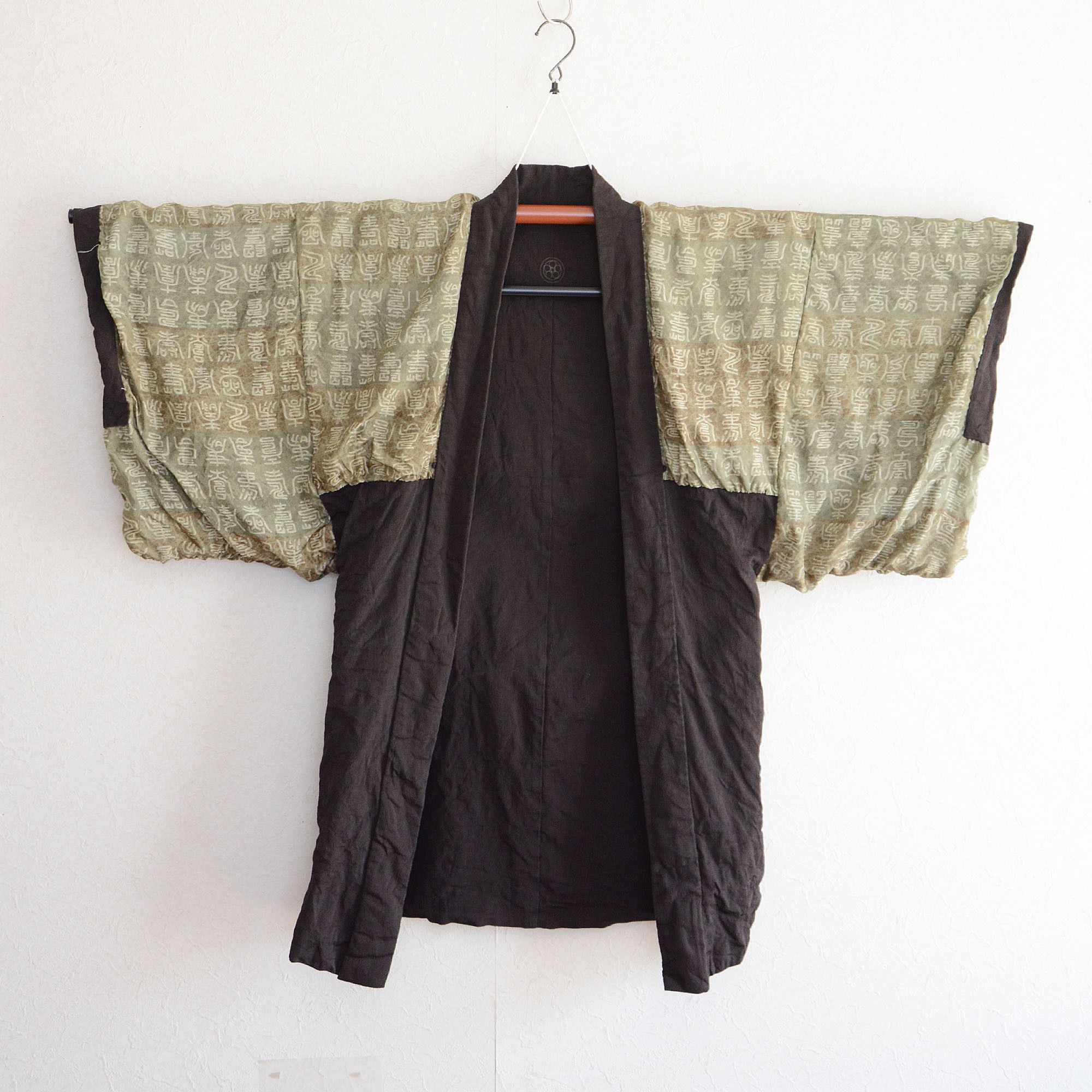 Japanese Brand × Vintage Haori Kimono Japanese Vintage Jacket Chirimen Fabric Size US M / EU 48-50 / 2 - 4 Thumbnail
