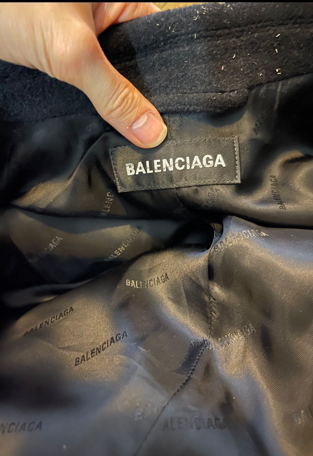 Balenciaga Balenciaga AW20 single breasted steroid coat Size US S / EU 44-46 / 1 - 3 Thumbnail