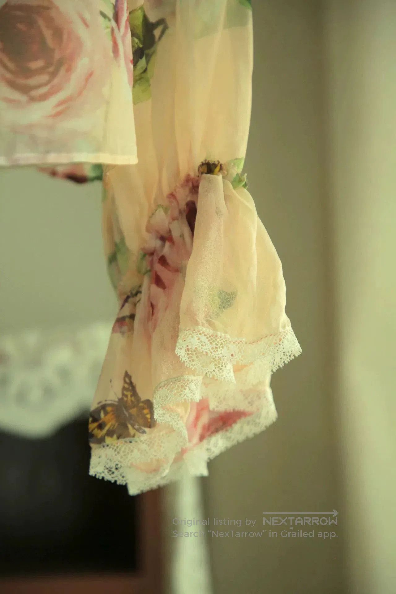 DGK Italian Silk Floral Blouse. Size M / US 6-8 / IT 42-44 - 5 Thumbnail