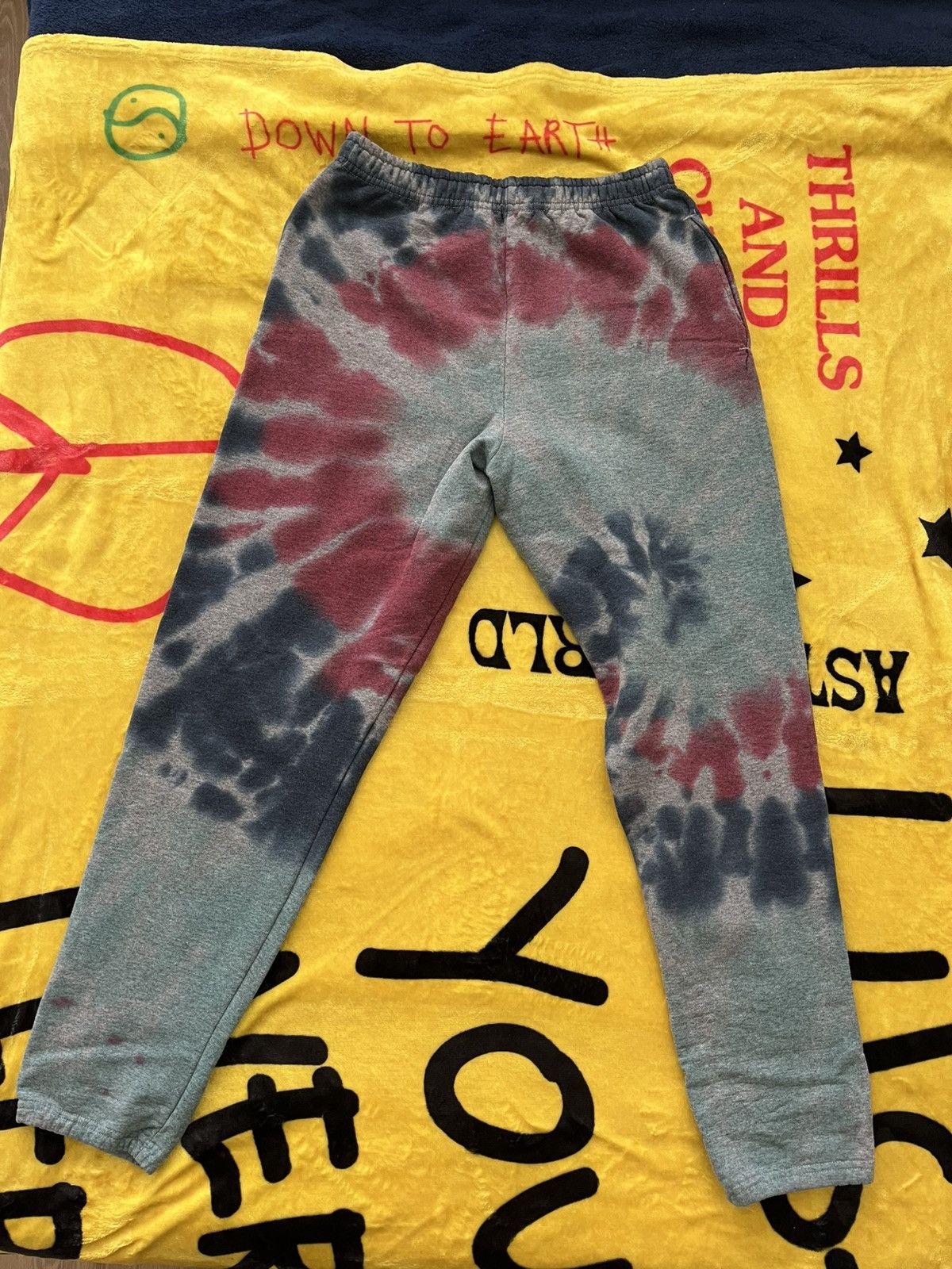 Travis Scott Astroworld tie-dye sweatpants Size US 26 / EU 42 - 2 Thumbnail