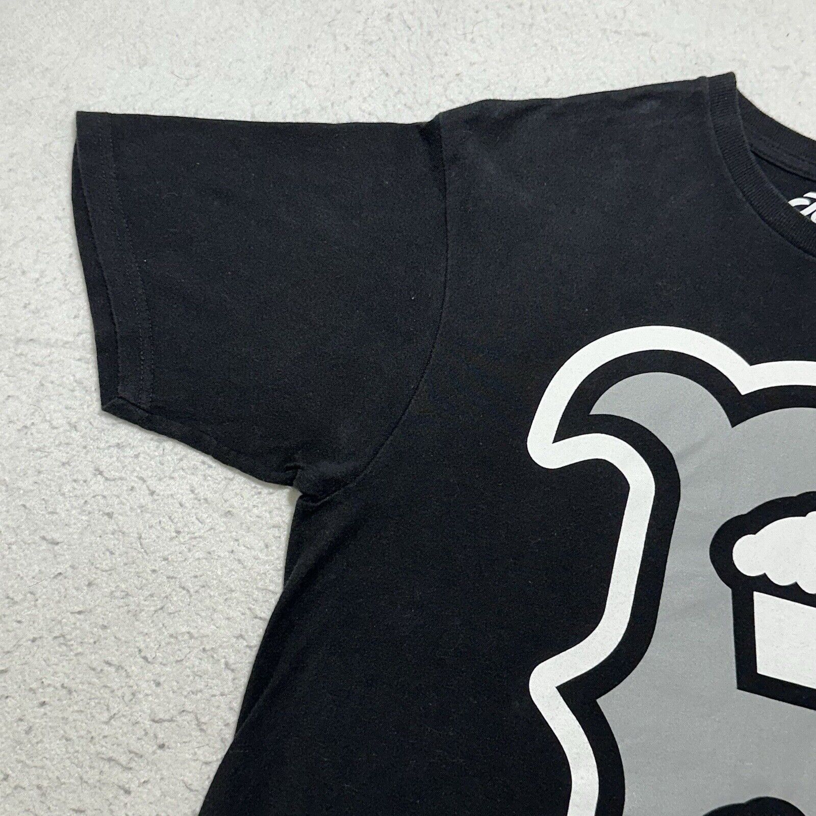 Johnny Cupcakes Johnny Cupcakes Medium Boston Red Sox Graphic T Shirt Size US M / EU 48-50 / 2 - 5 Thumbnail