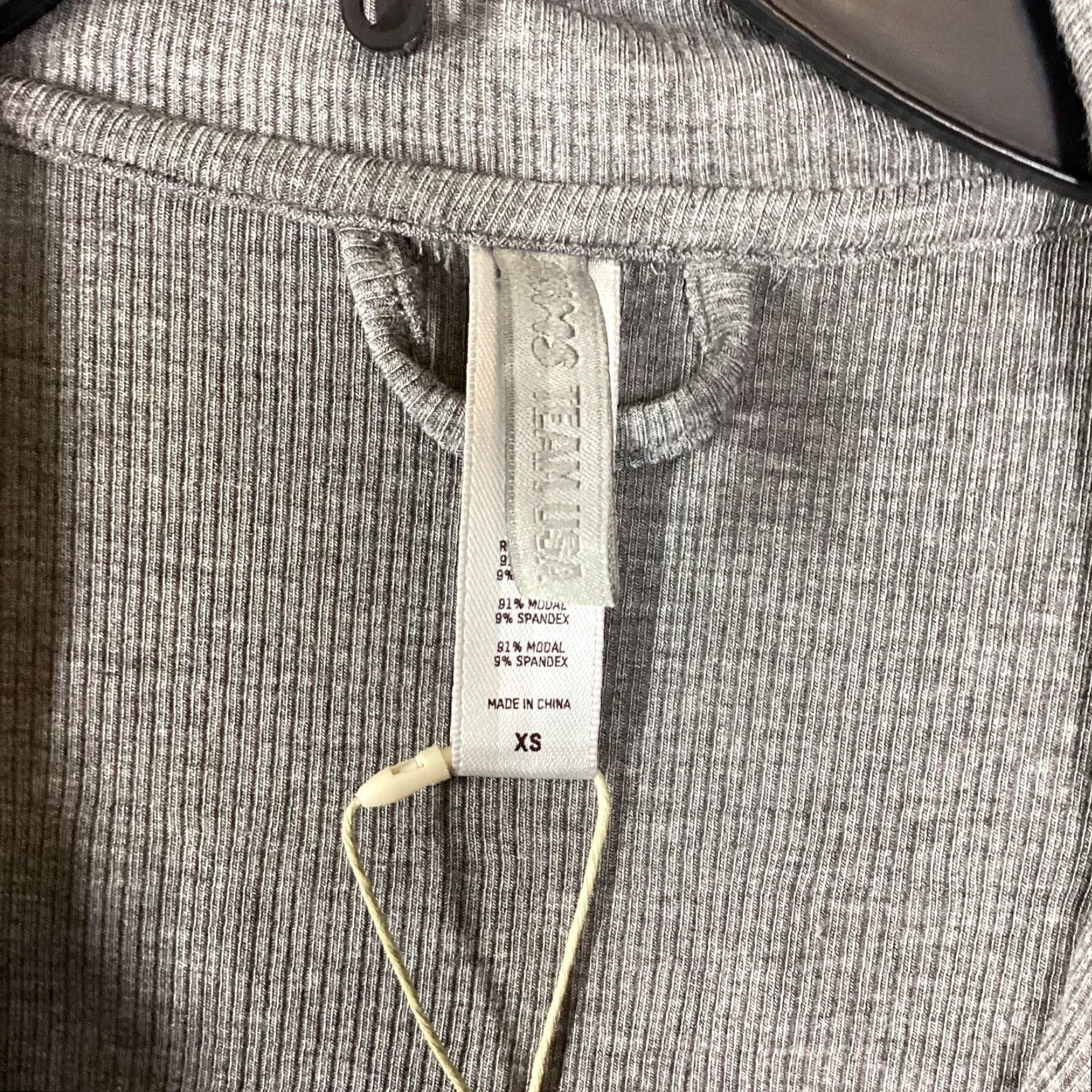 SKIMS SKIMS Women's Team USA Pajama Top Color Heather Grey Ribbed Size XS AP-SET-1039 Size XS / US 0-2 / IT 36-38 - 3 Thumbnail