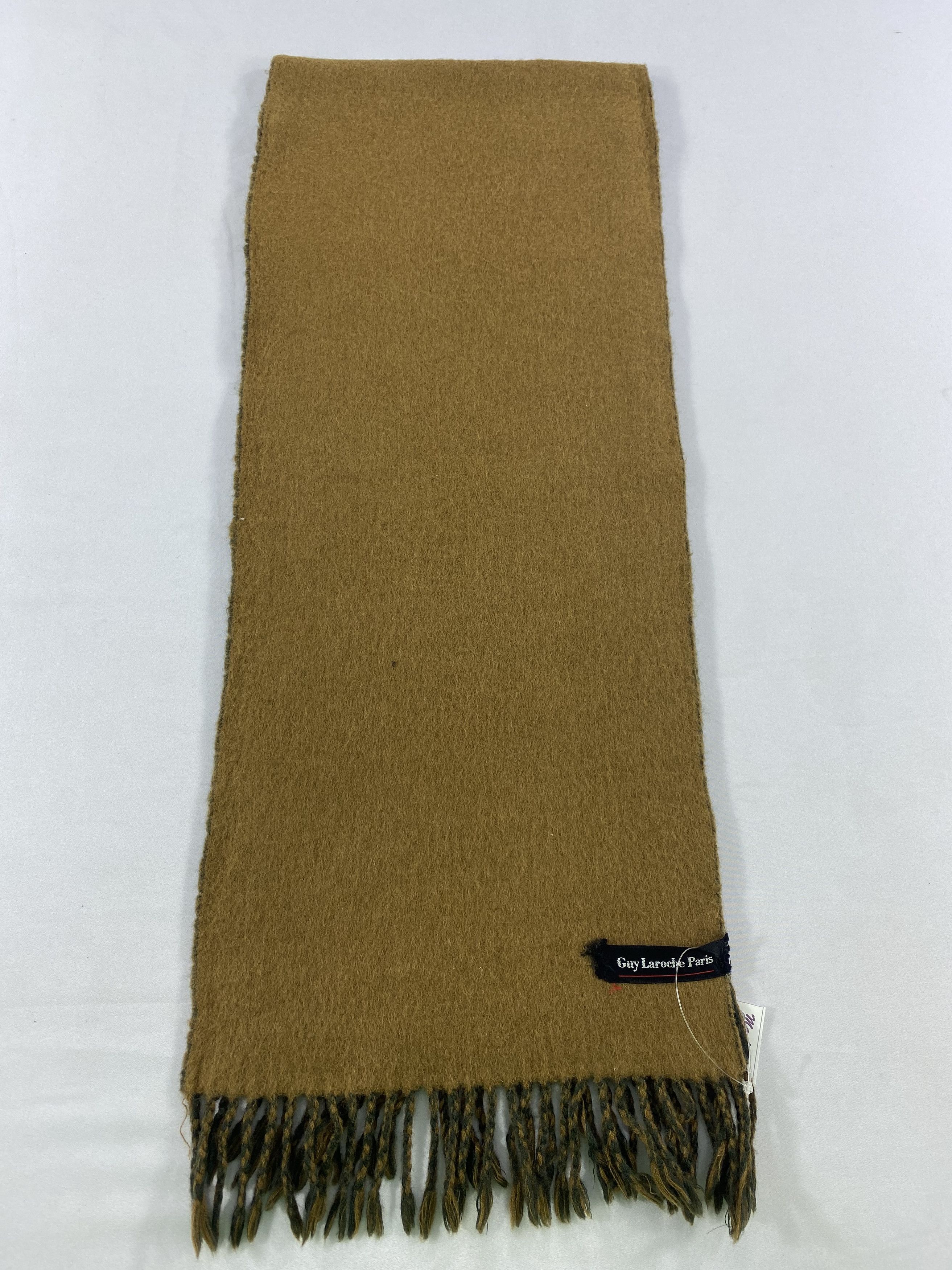 Guy Laroche Guy Laroche Scarf / Muffler / Neckwear Size ONE SIZE - 2 Thumbnail