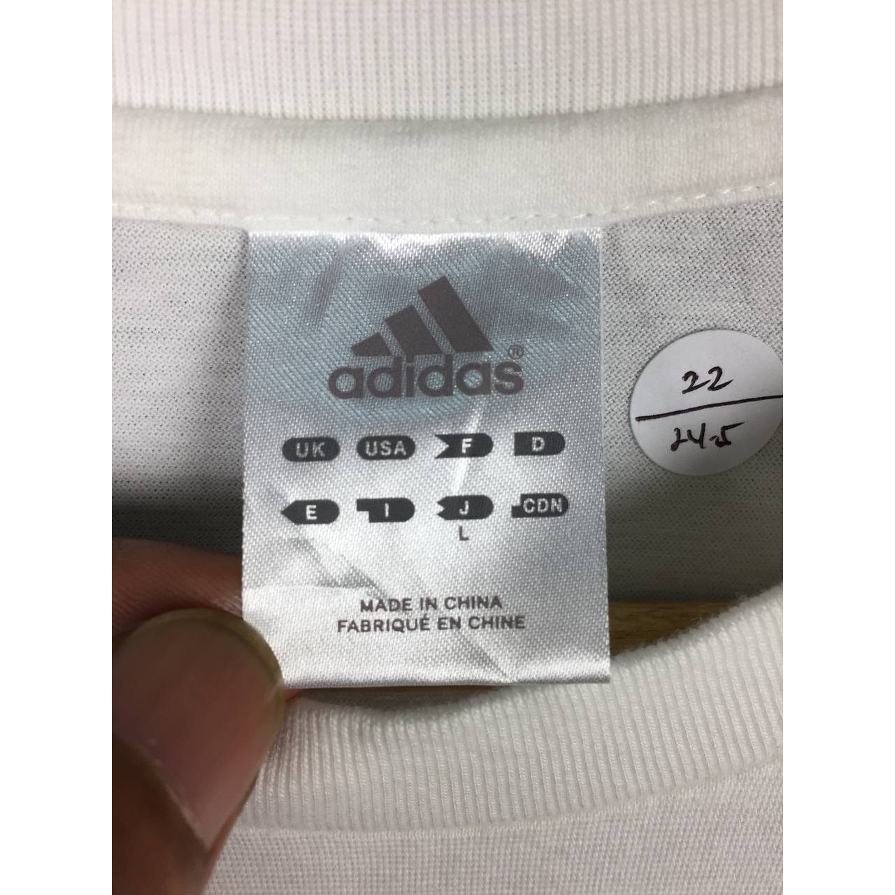 Adidas × Vintage Adidas Small Logo Casual Essentials Boxy Style Tee Size L Size US L / EU 52-54 / 3 - 8 Thumbnail
