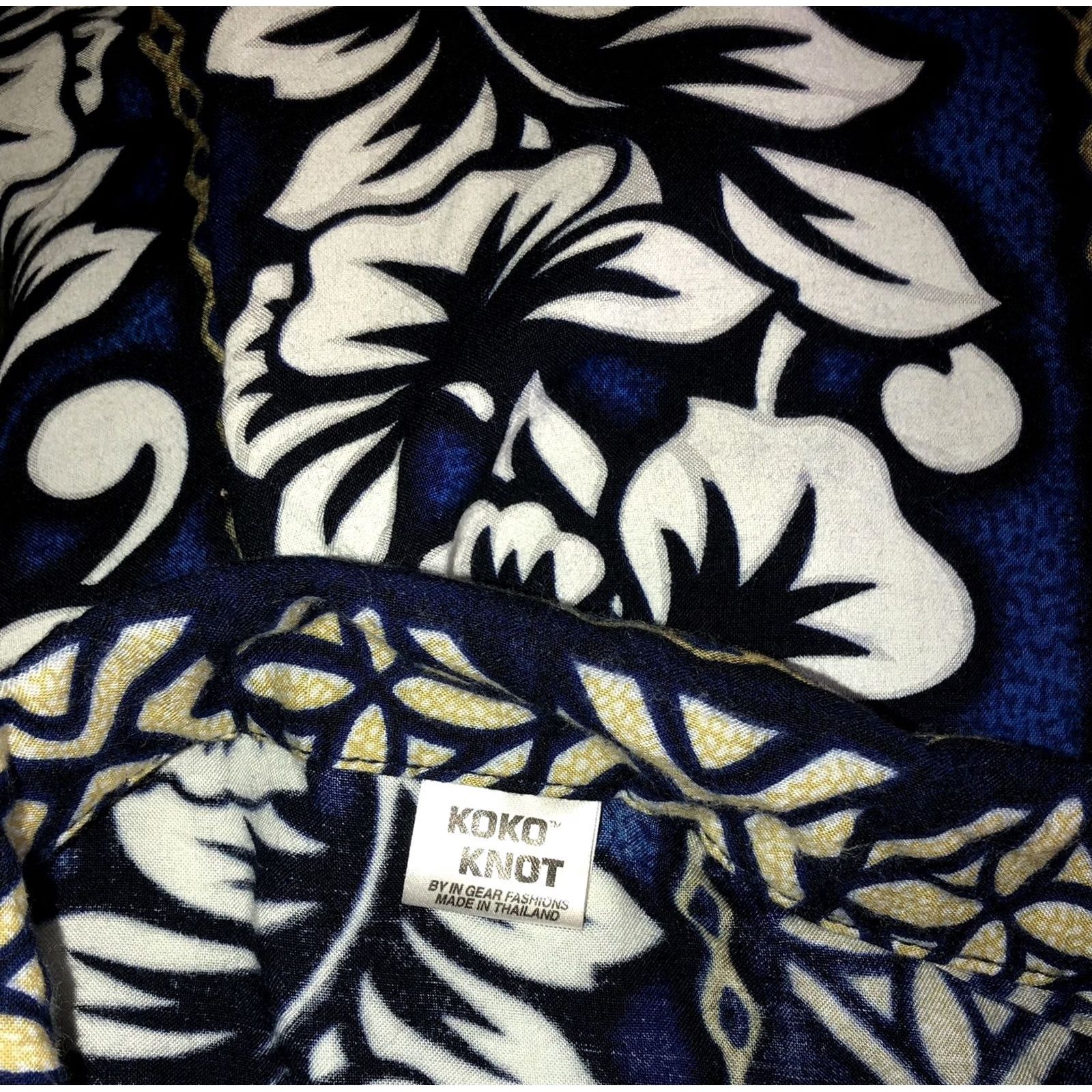 Vintage Koko Vintage Hawaiian Shirt M Blue Tropical Button-Up Short Sleeve Pocket Rayon Beach Luau Surf Retro 90s Bohemian Mens Size US M / EU 48-50 / 2 - 4 Thumbnail