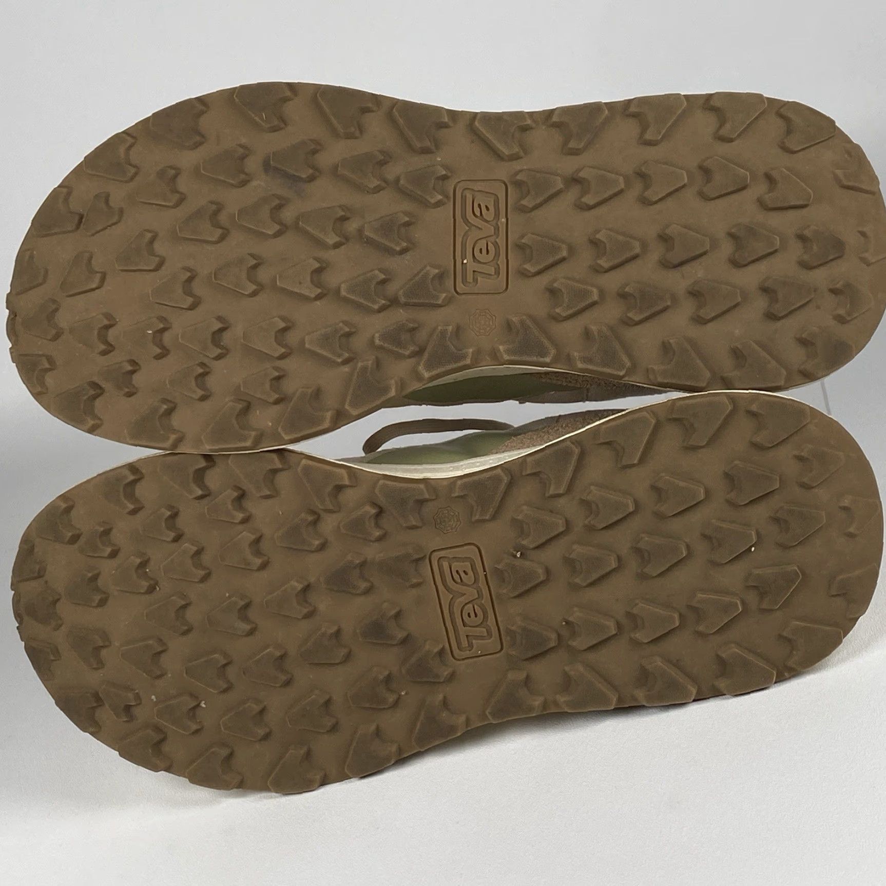Teva Teva Ellwood Womens Sneakers Travel/Trail 9.5 Beige Athletic Slip Resistant Lightweight Comfort Walking Hiking Shoes Womens Size US 8 / IT 38 - 7 Thumbnail