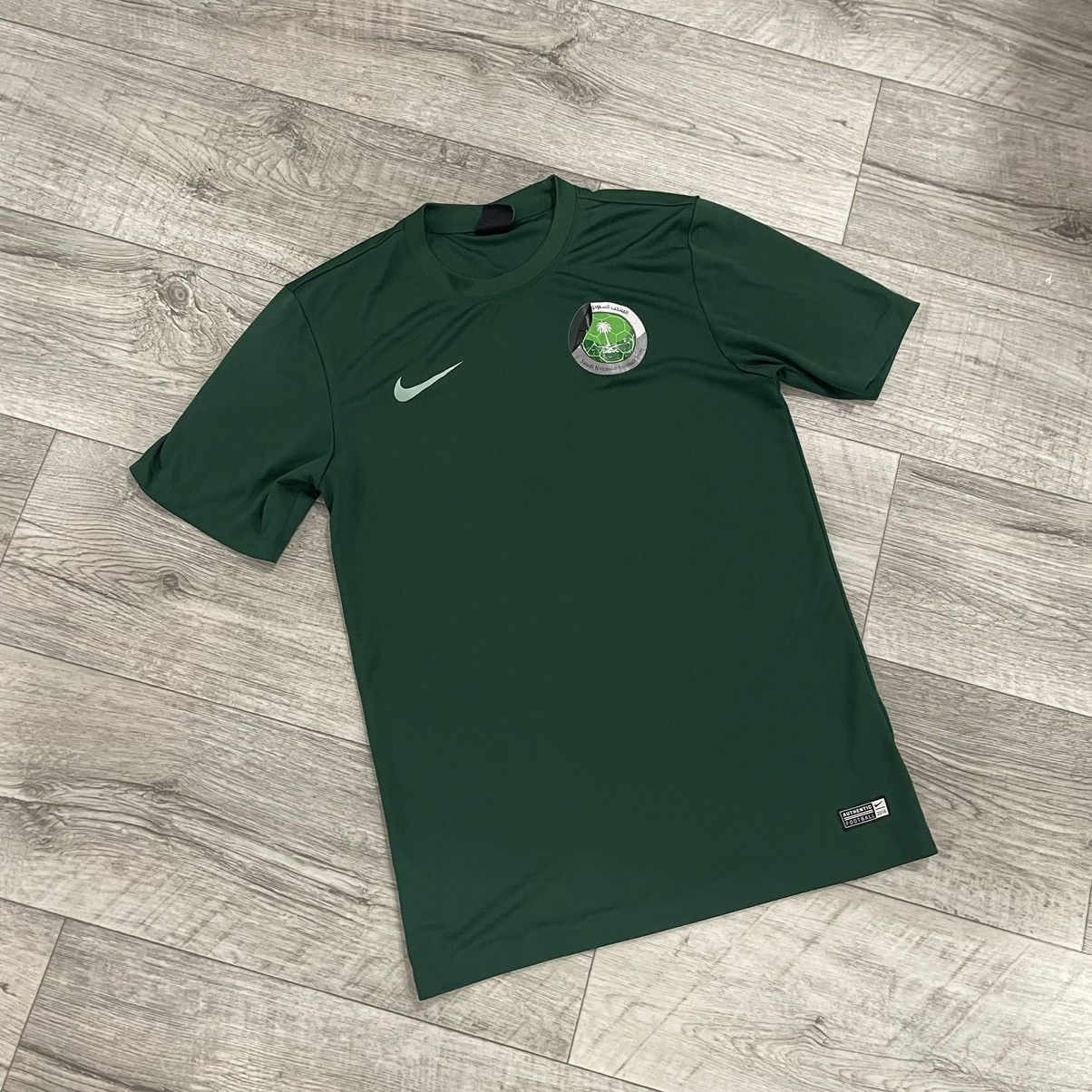 Vintage Nike HASAN 3 Saudi Arabia 🇸🇦 tee shirt jersey match Size US S / EU 44-46 / 1 - 1 Thumbnail