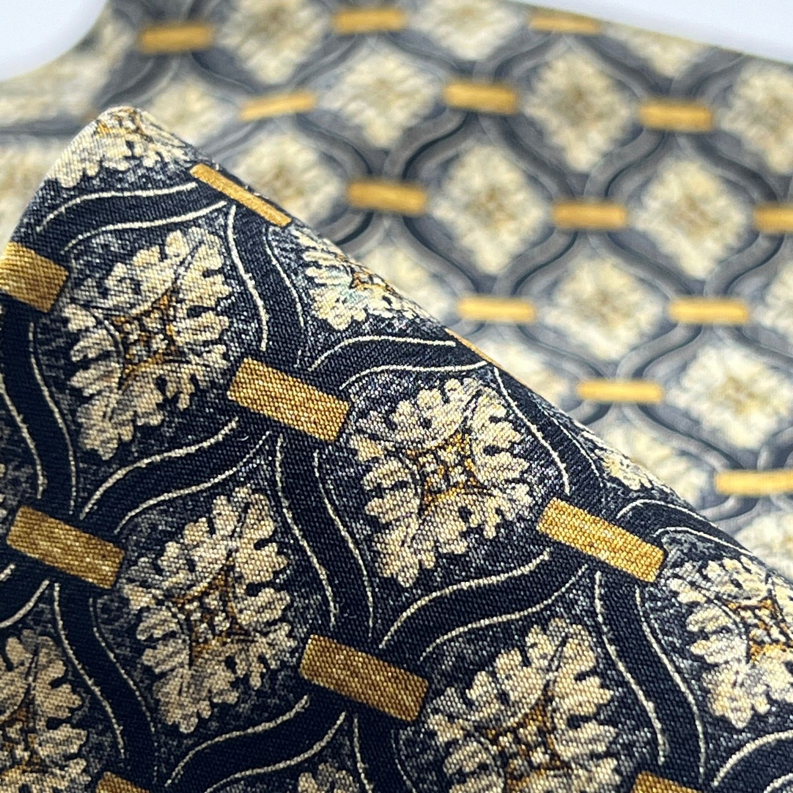 Valentino Valentino Cravatte Vintage Men's Tie Grey Gold Silk Necktie Size ONE SIZE - 5 Thumbnail