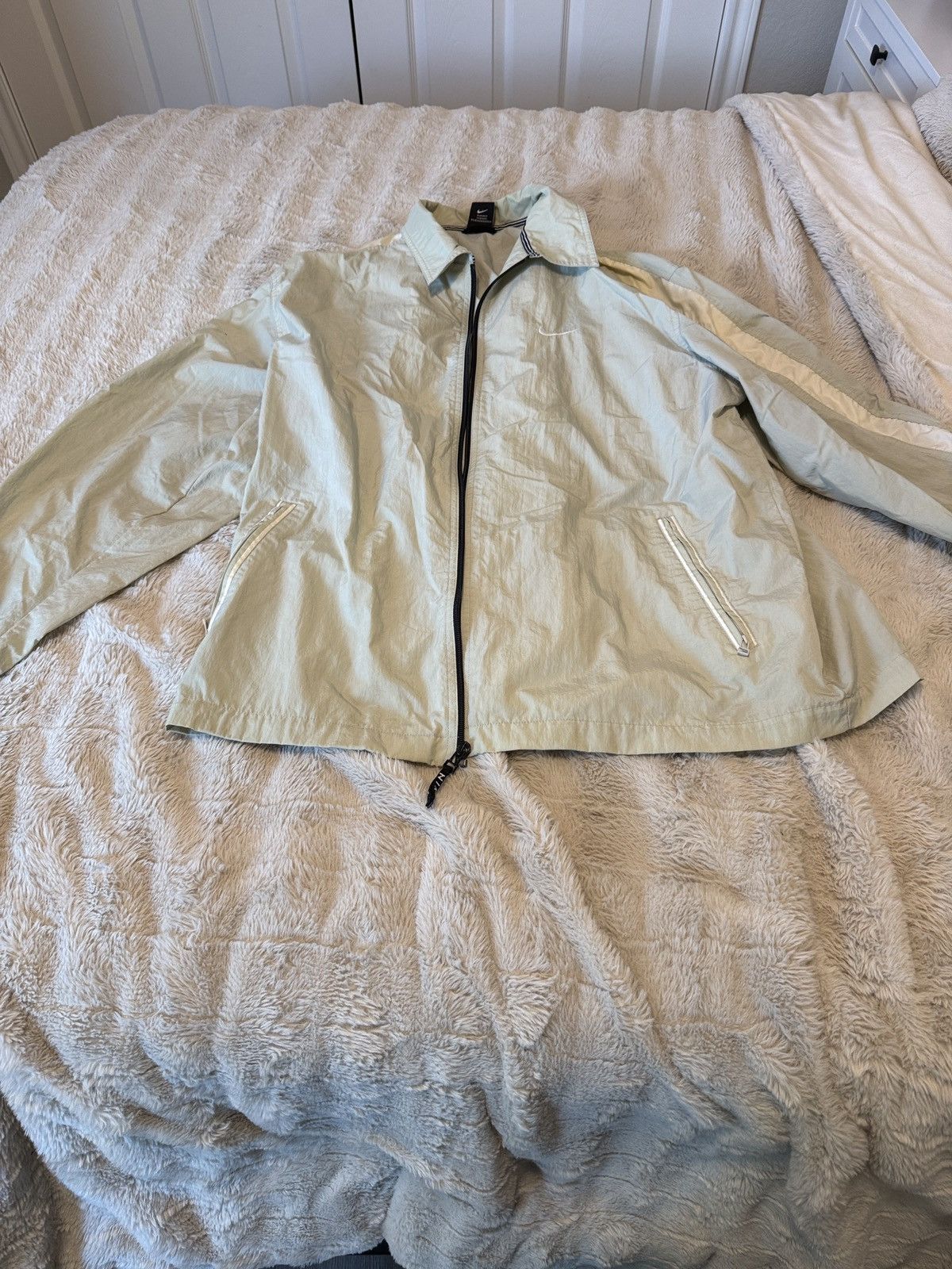 Nike Nike Beige Windbreaker Vintage Size US L / EU 52-54 / 3 - 1 Thumbnail