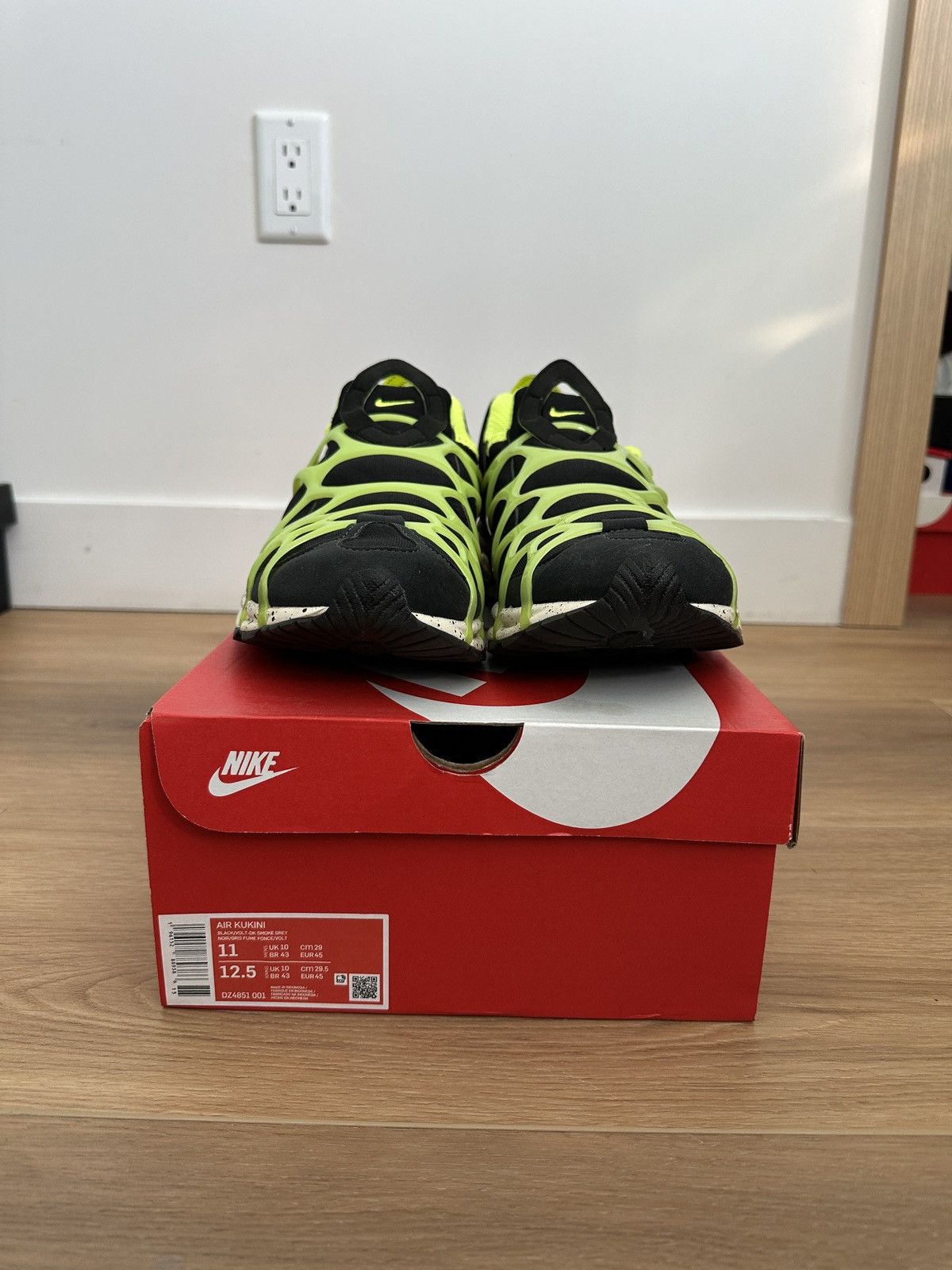 Nike Air Kukini Size US 11 / EU 44 - 2 Thumbnail