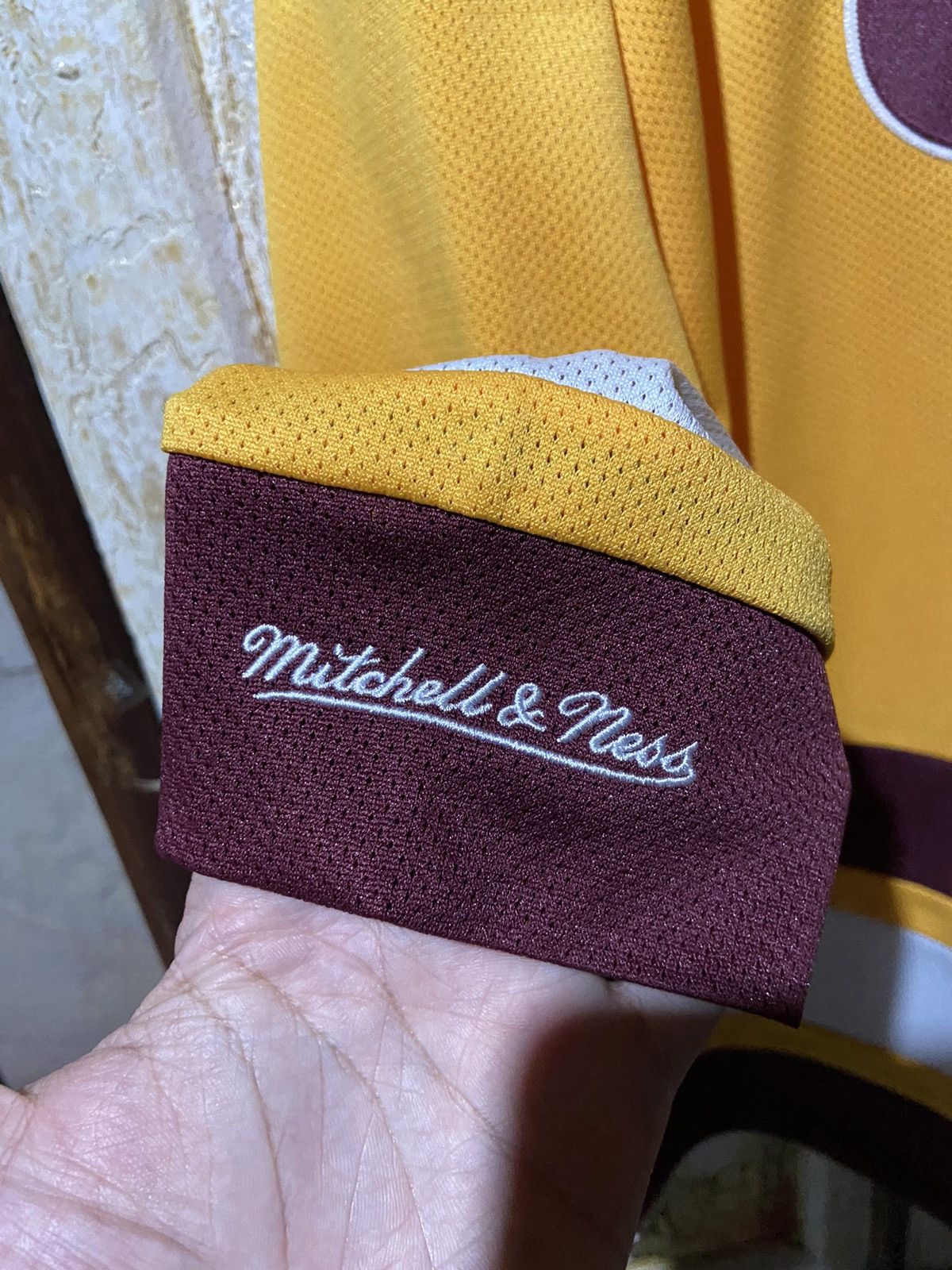 Mitchell & Ness Mitchell And Ness Cleveland Cavaliers Mesh jersey size xxl Size US XXL / EU 58 / 5 - 4 Thumbnail