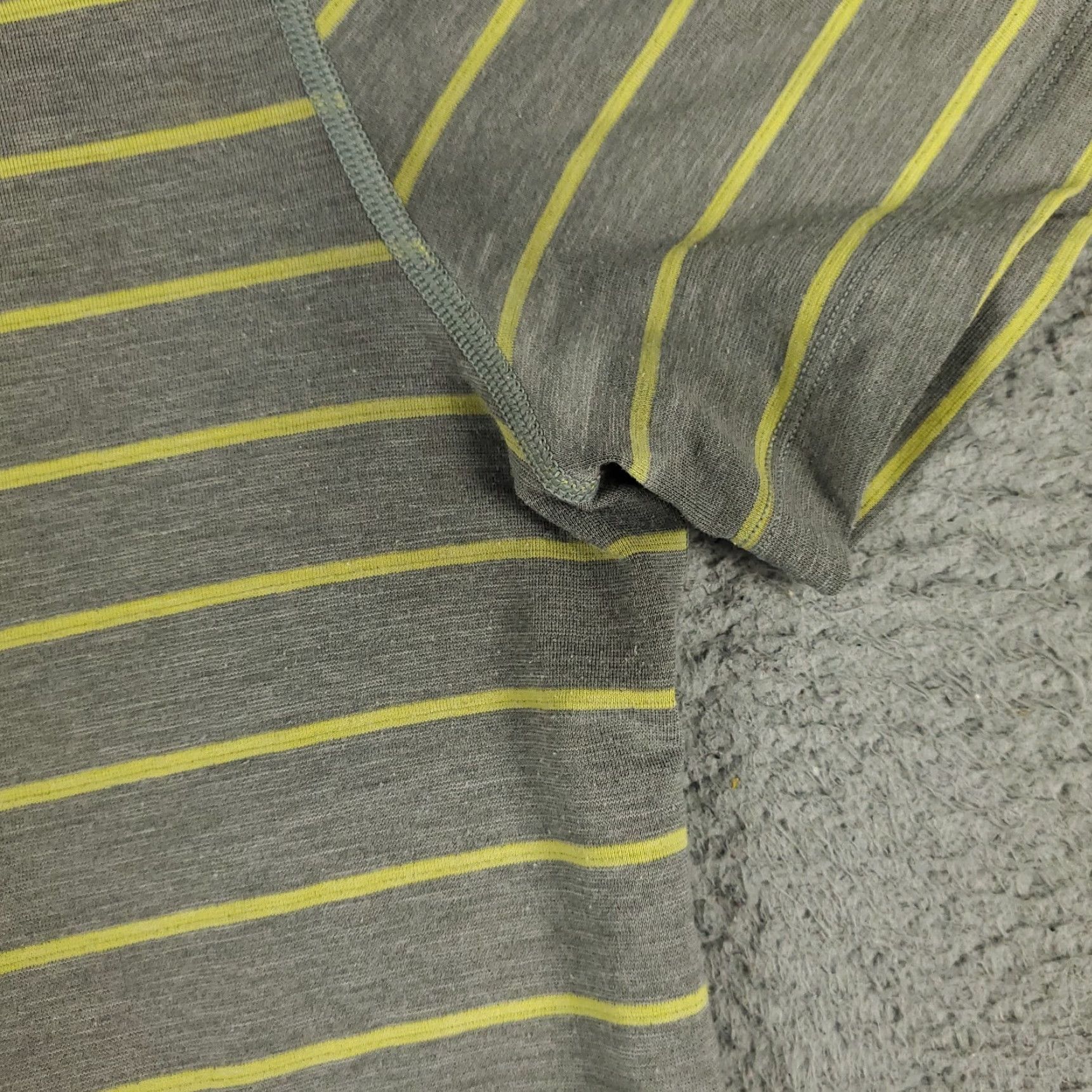 Lululemon Lululemon Polo Shirt Mens Large Gray Yellow Striped Tech Casual Short Sleeve Size US L / EU 52-54 / 3 - 4 Thumbnail