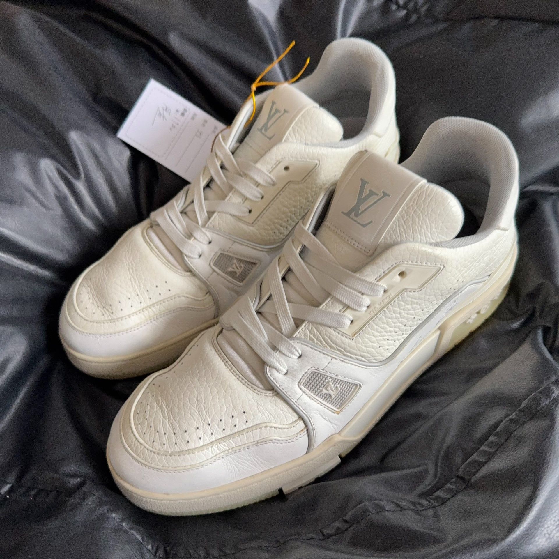 Louis Vuitton Louis Vuitton Training White Lowtop Sneakers 43 Men Size US 10 / EU 43 - 1 Thumbnail