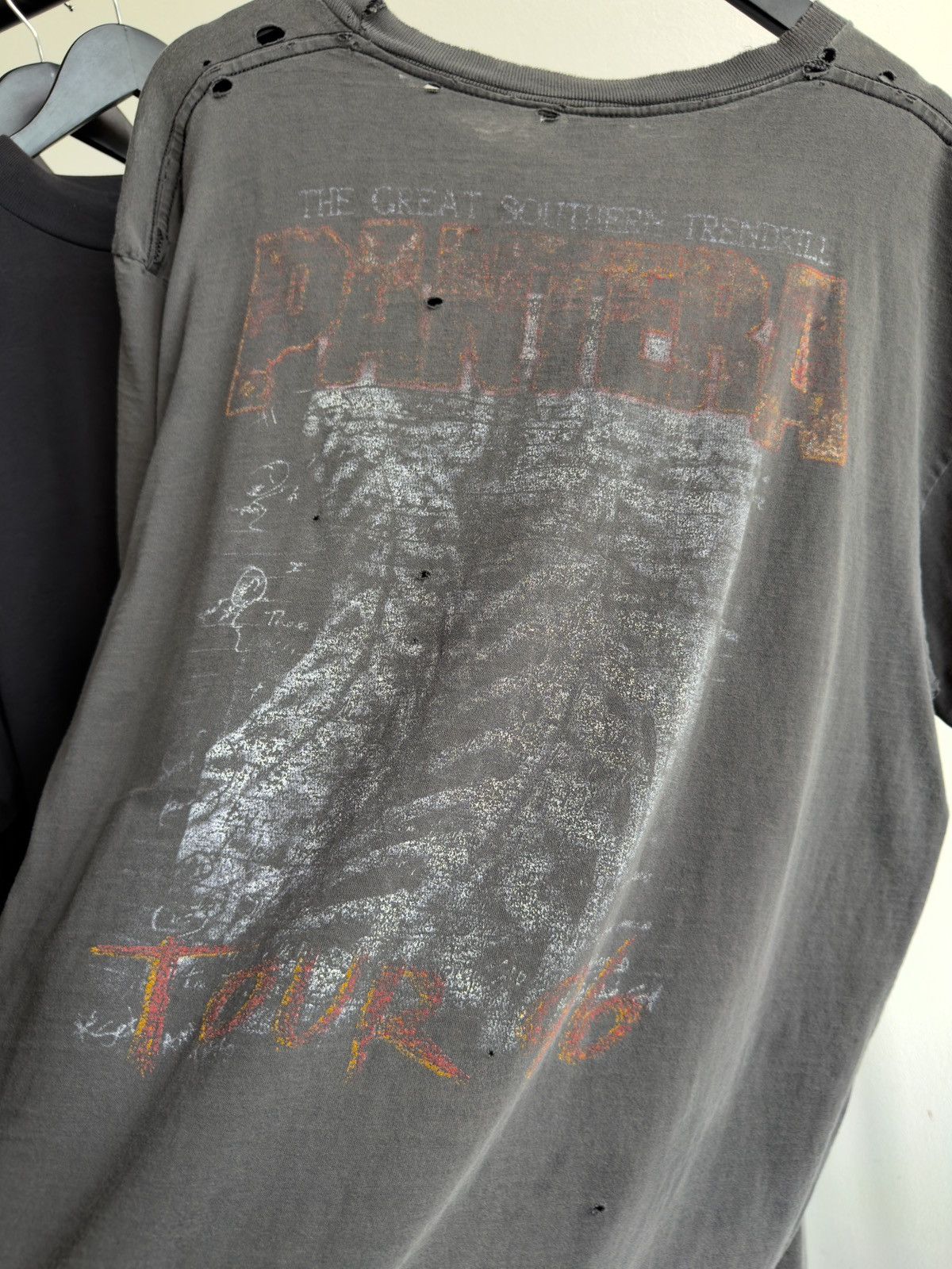 Band Tees Vintage 90s Faded Pantera Thrashed Erd WCC Band Tee Size US XL / EU 56 / 4 - 3 Thumbnail