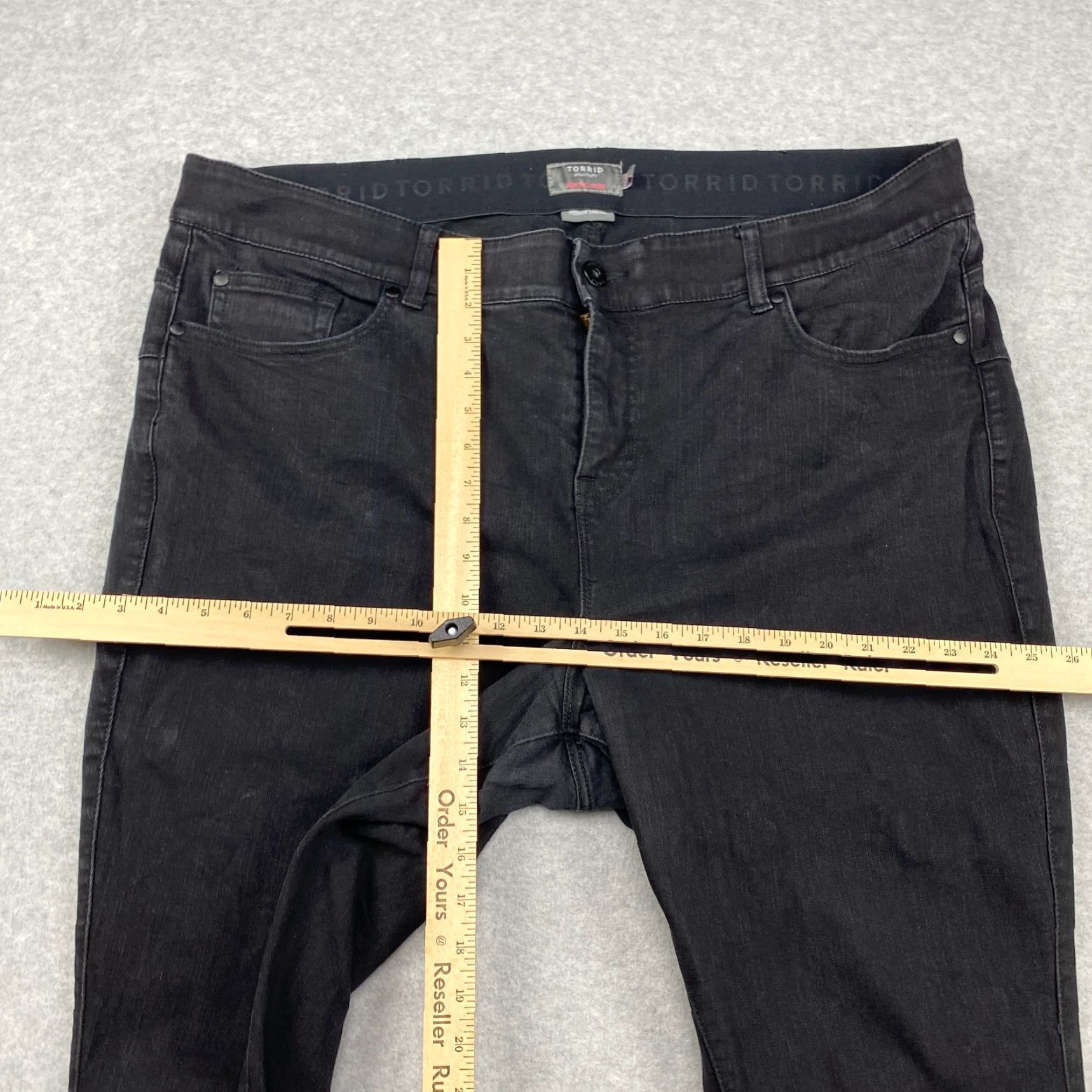 Torrid Torrid Jeans Womens 24 Short Black Bombshell Skinny High-Rise Premium Stretch Size 42" / US 20 - 3 Thumbnail