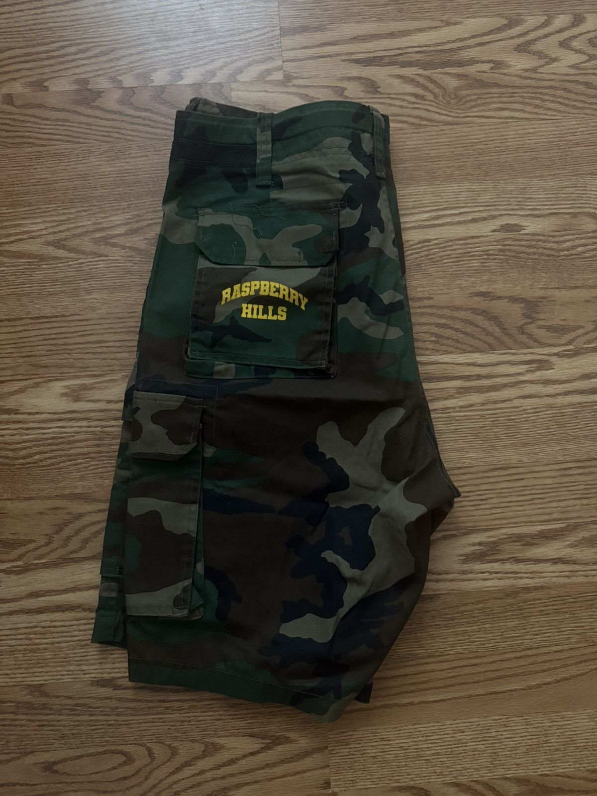 The GV Gallery GV Gallery Camo Shorts Size US 34 / EU 50 - 2 Thumbnail