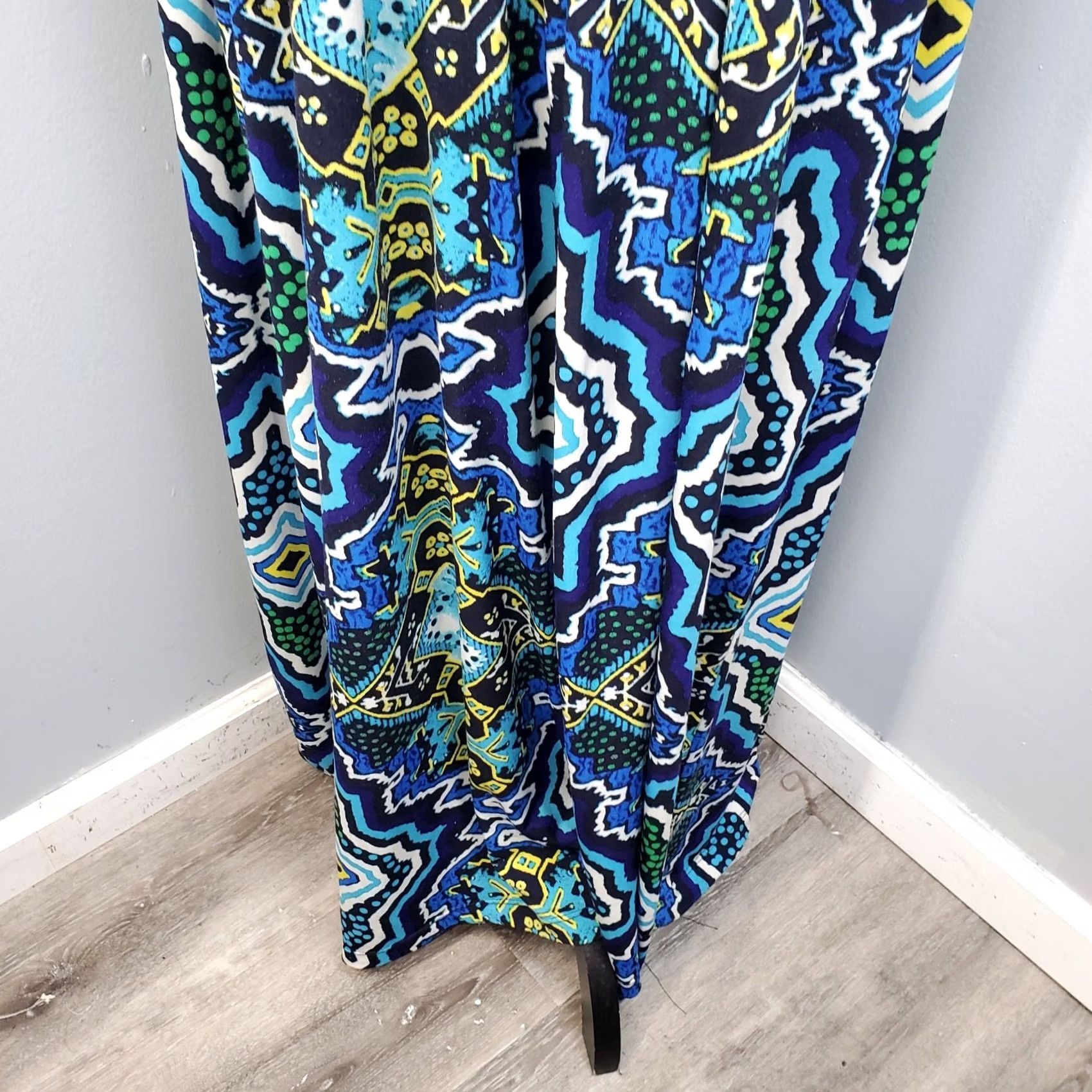 Vintage Chico's Maxi Dress Womens Large Multi Geo Print Polyester Stretch Pleated V Neck Size L / US 10 / IT 46 - 4 Thumbnail