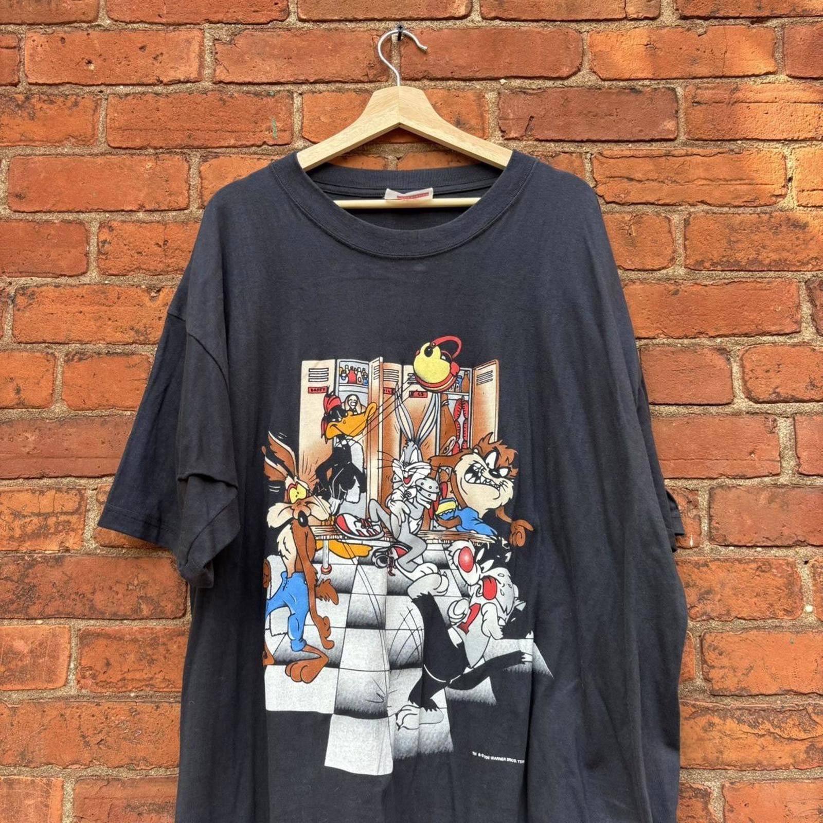 Designer vintage looney tunes locker room novel tees t shirt 1996 XXL Size US XXL / EU 58 / 5 - 2 Thumbnail