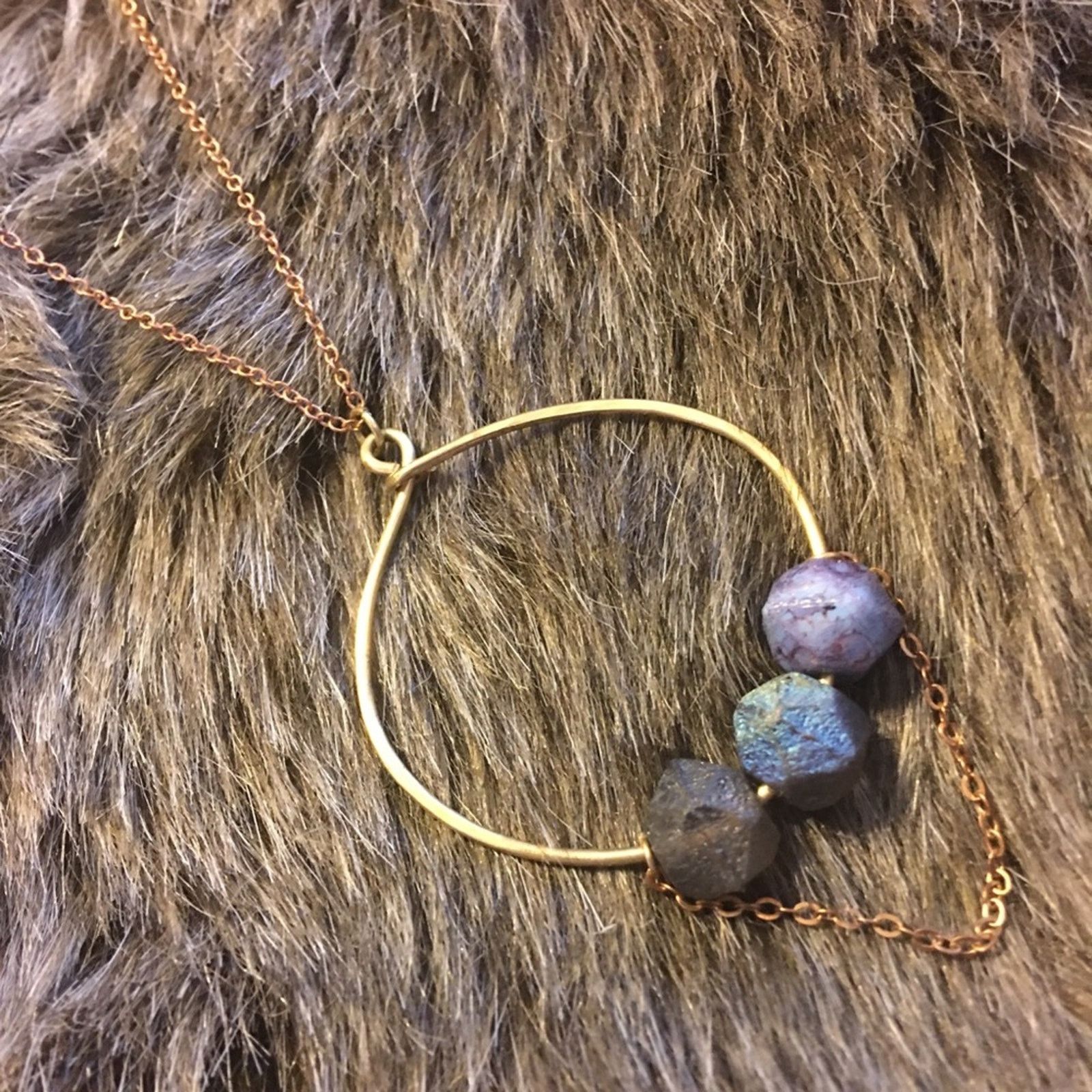 Jewelry Natural stone look hammered gold pendant necklace Size ONE SIZE - 6 Thumbnail