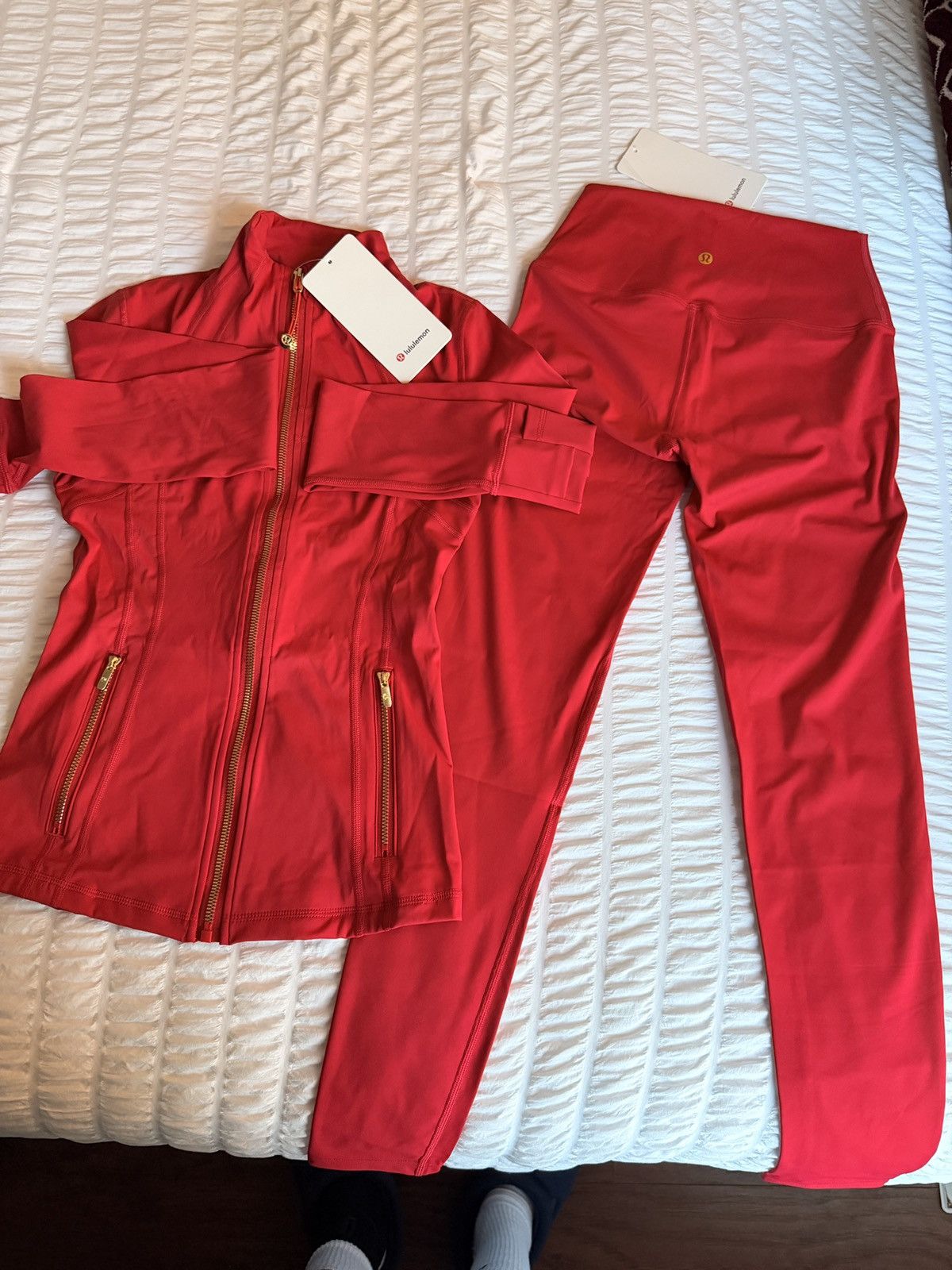 Lululemon Cropped Red Lululemon Set Size:4 Size S / US 4 / IT 40 - 2 Thumbnail