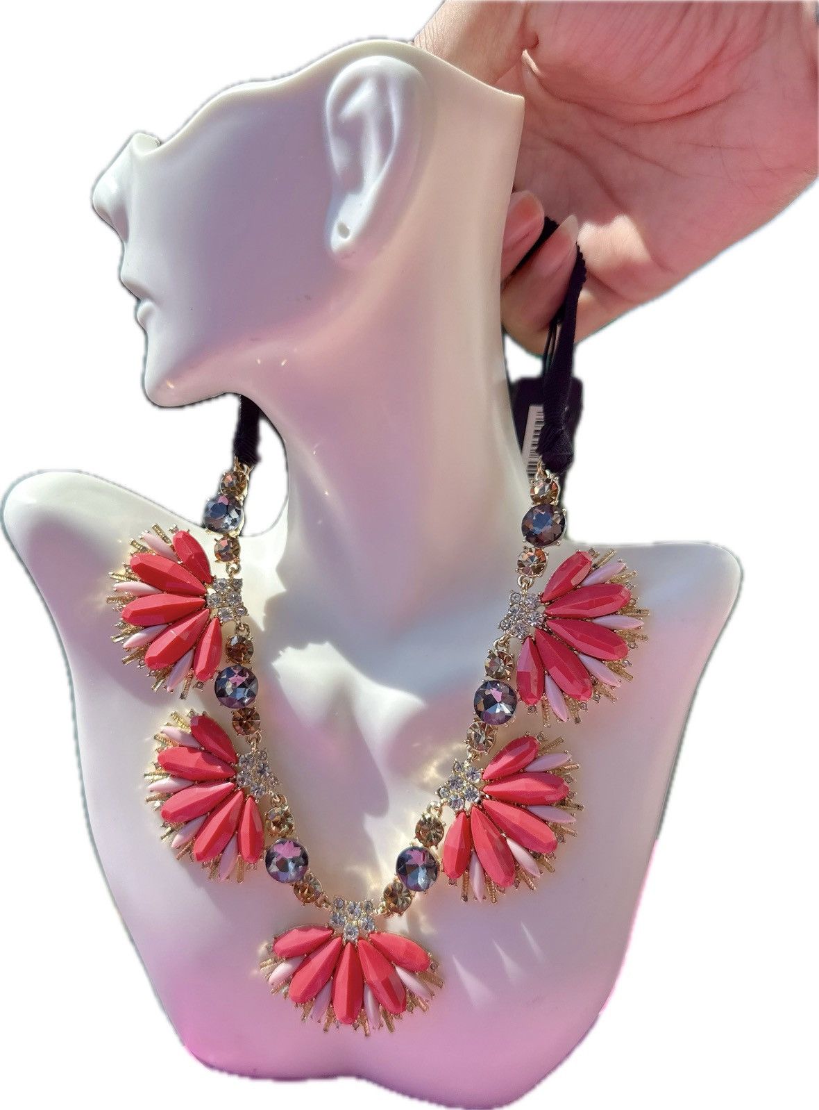 Ann Taylor Ann Taylor orange pink flower necklace good tone black Size ONE SIZE - 1 Thumbnail