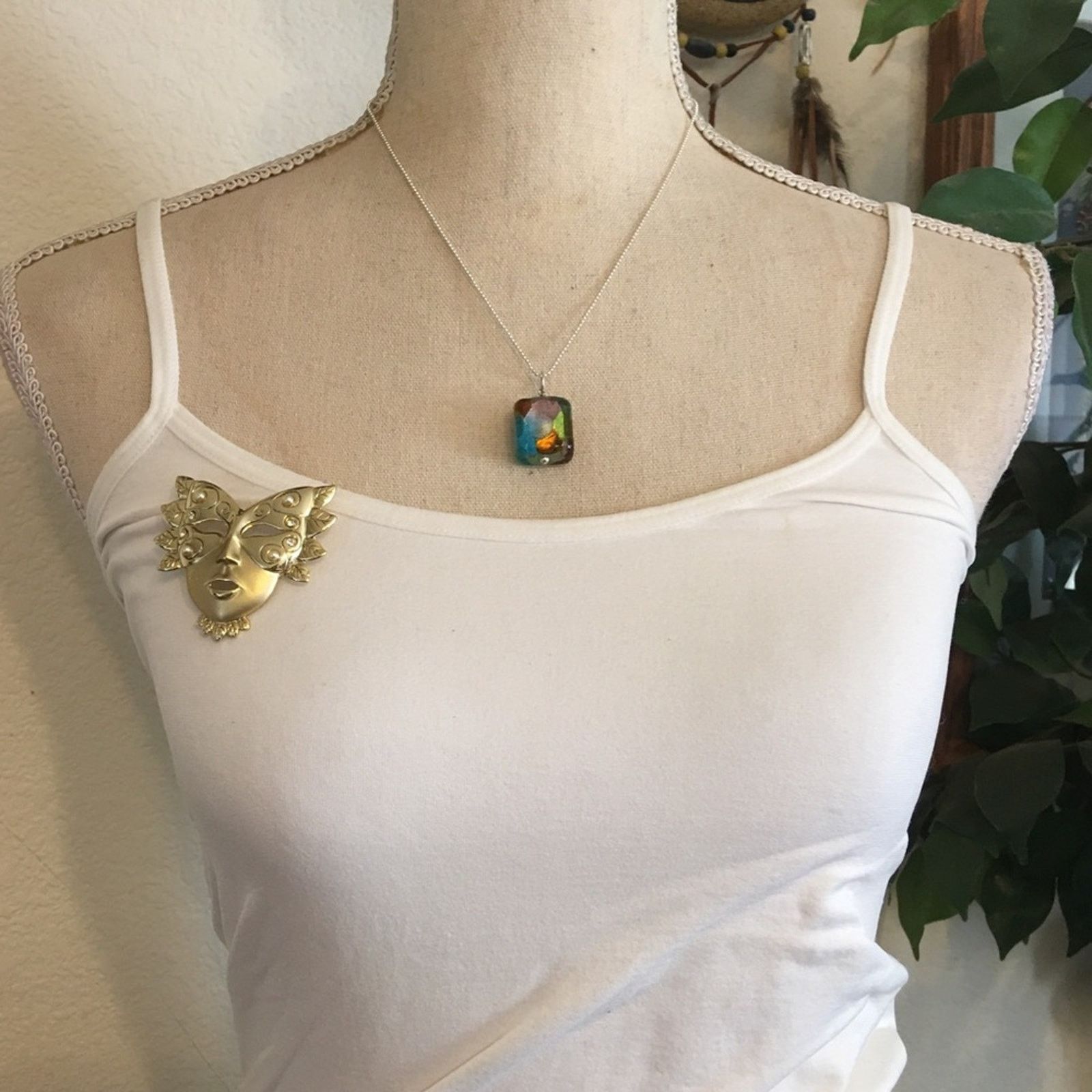 Vintage Vintage 80s gold tone jeweled mask brooch pin Size ONE SIZE - 7 Thumbnail