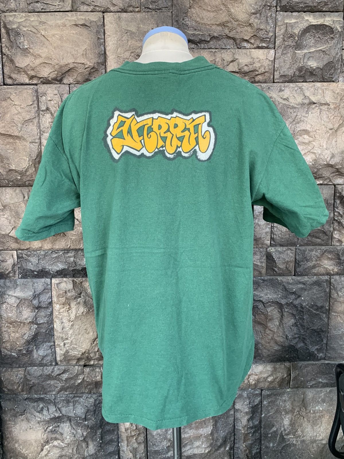 Vintage Vintage 90s Graffiti Hip Hop Graphics Streetwear T shirt Size US L / EU 52-54 / 3 - 5 Thumbnail
