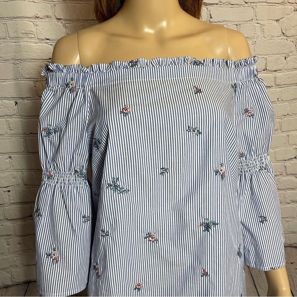 White House Black Market NWT New $99 White House Black Market Embroidered Off-The-Sh Size S / US 4 / IT 40 - 3 Thumbnail