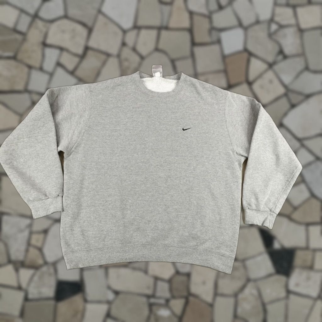 Nike Vintage Nike Sweatshirt Mens XL Gray Crewneck Pullover Sweater Black Swoosh Y2K Size US XL / EU 56 / 4 - 1 Thumbnail