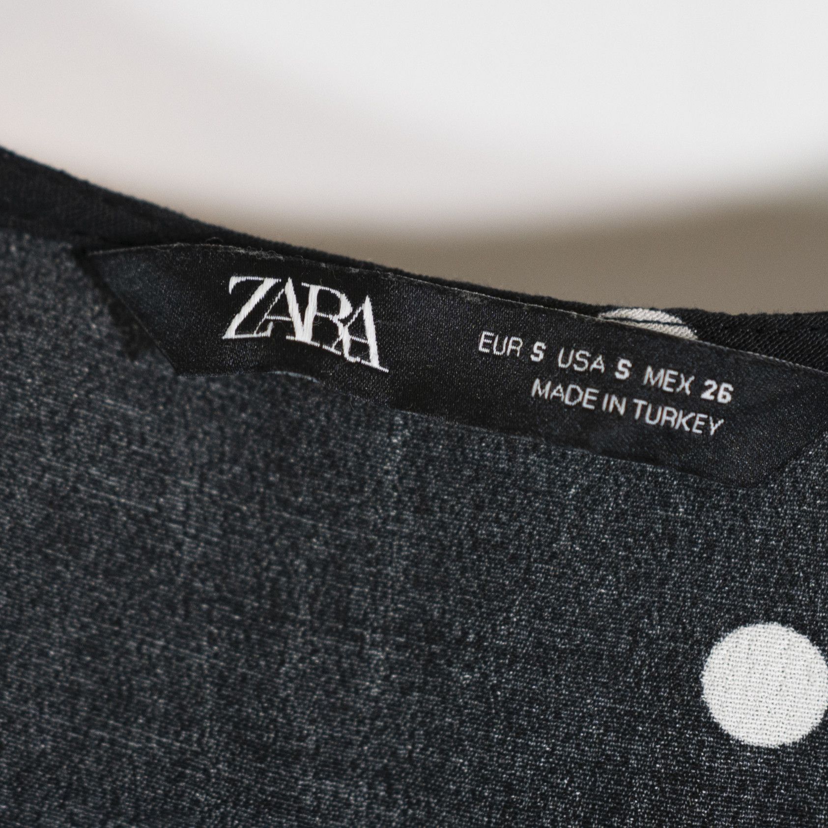 Zara Zara Crepe Chiffon V Neck Button Front Size S / US 4 / IT 40 - 2 Thumbnail