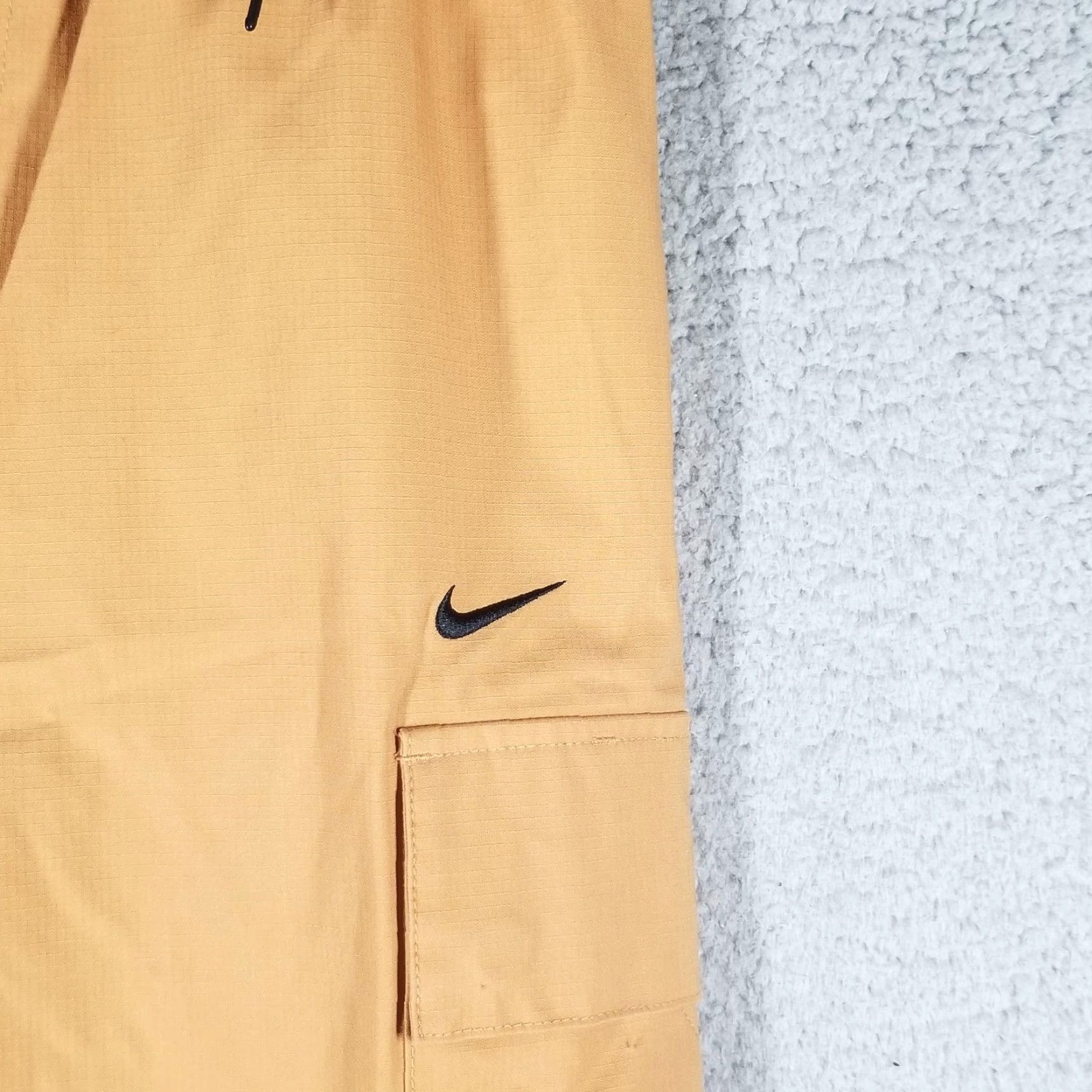 Nike Nike Cargo Pants Womens Small Flax Brown Woven Swoosh Drawcord Sample FV7643 Size 28" / US 6 / IT 42 - 4 Thumbnail