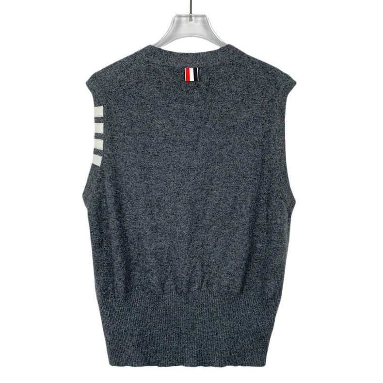 Thom Browne Thom Browne Classic four-bar V-neck gray cashmere knitted v Size US L / EU 52-54 / 3 - 2 Thumbnail