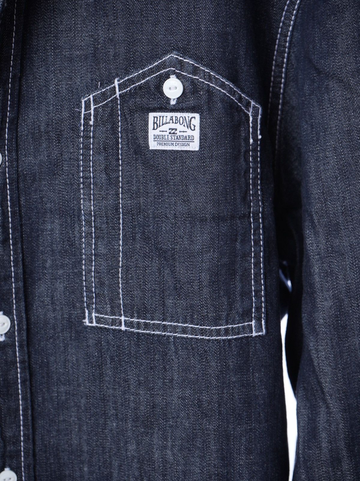 Billabong Vintage Billabong Y2K Button Up Denim Shirt L Size US L / EU 52-54 / 3 - 2 Thumbnail