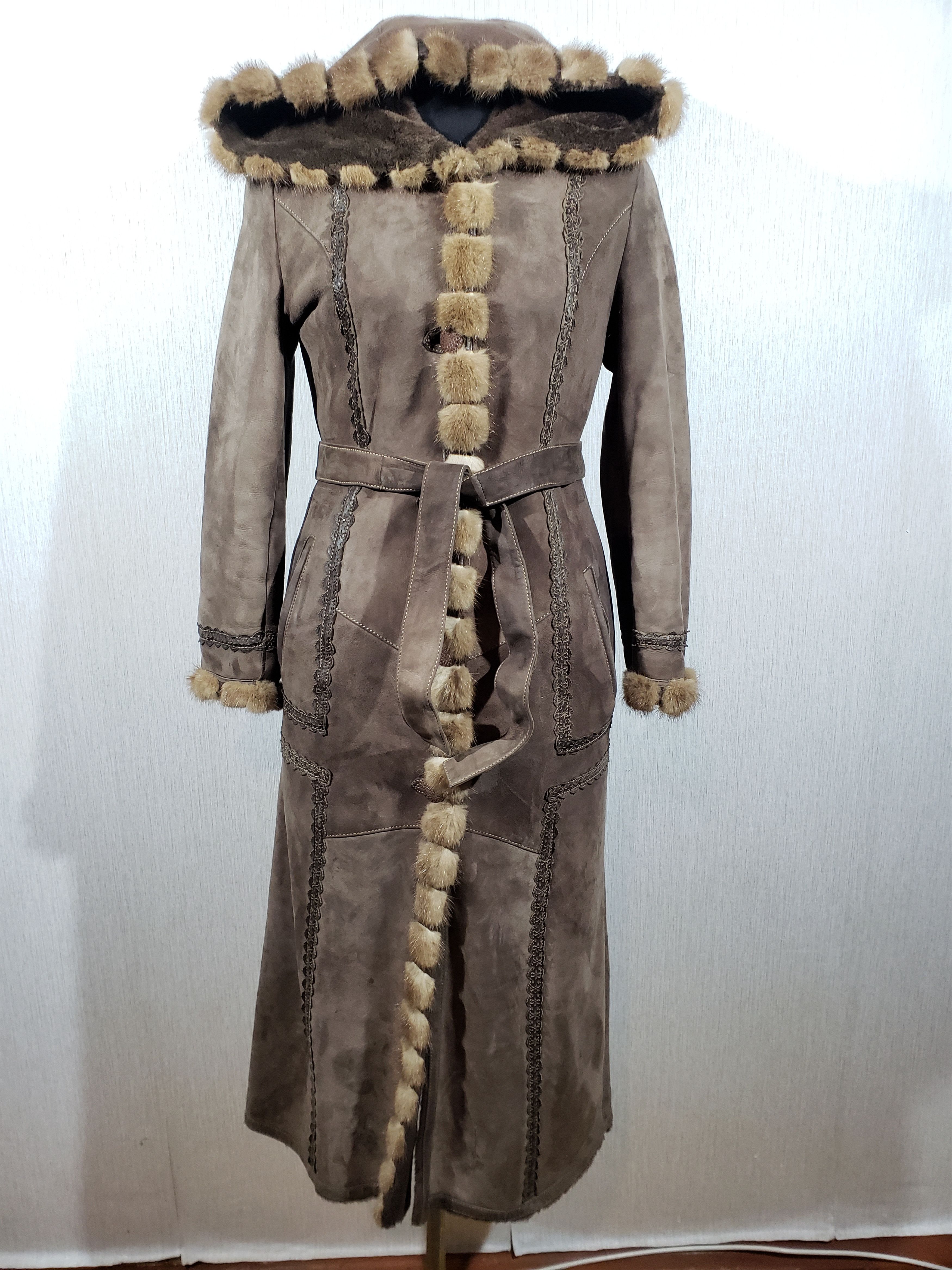 Other Stylish brown sheepskin coat with a chic fur hood. Size L / US 10 / IT 46 - 1 Thumbnail